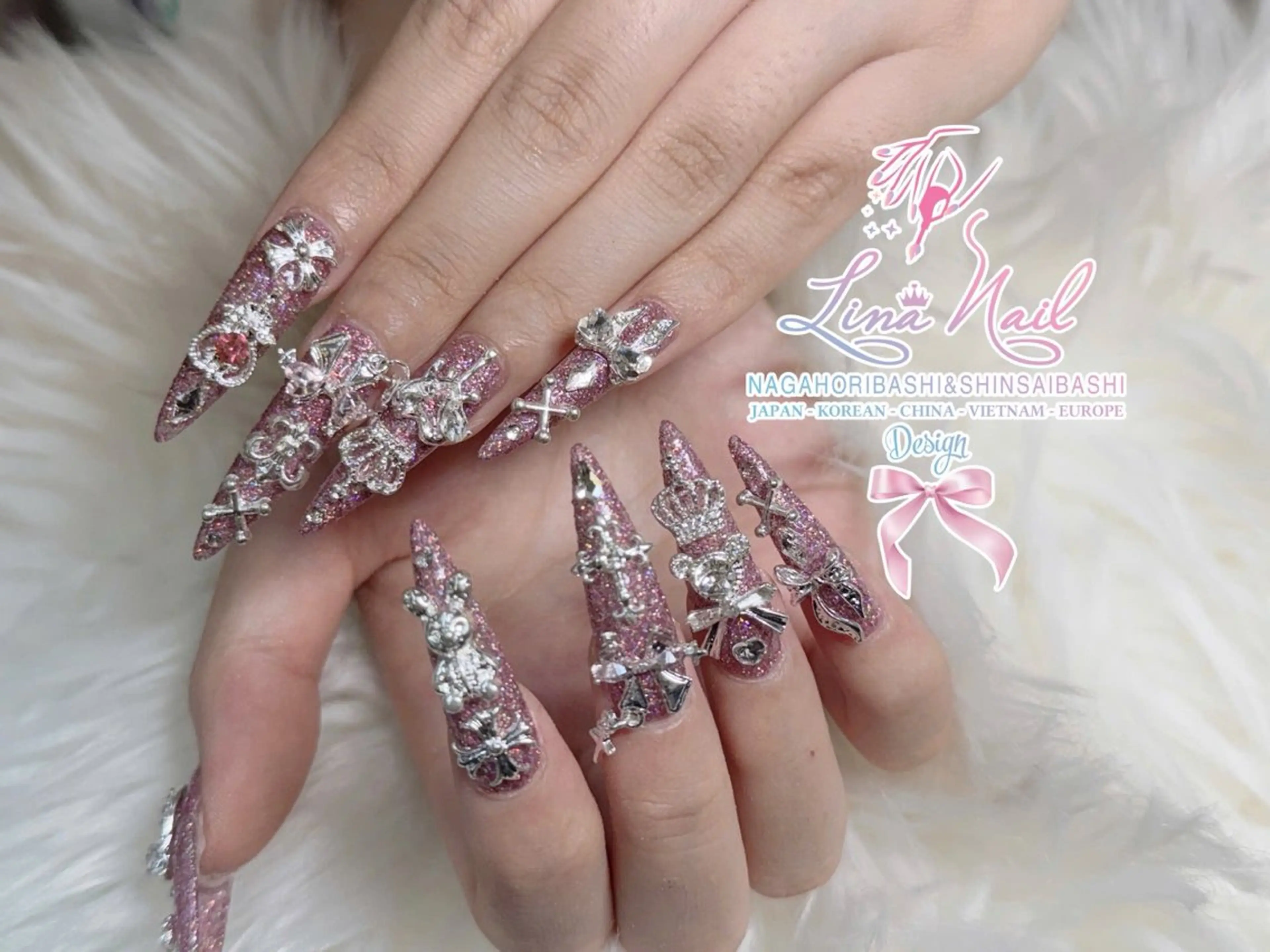 【長さ出し】10本アートとパーツ埋め尽 くし付け放題◆¥14500 オフ無料の写真