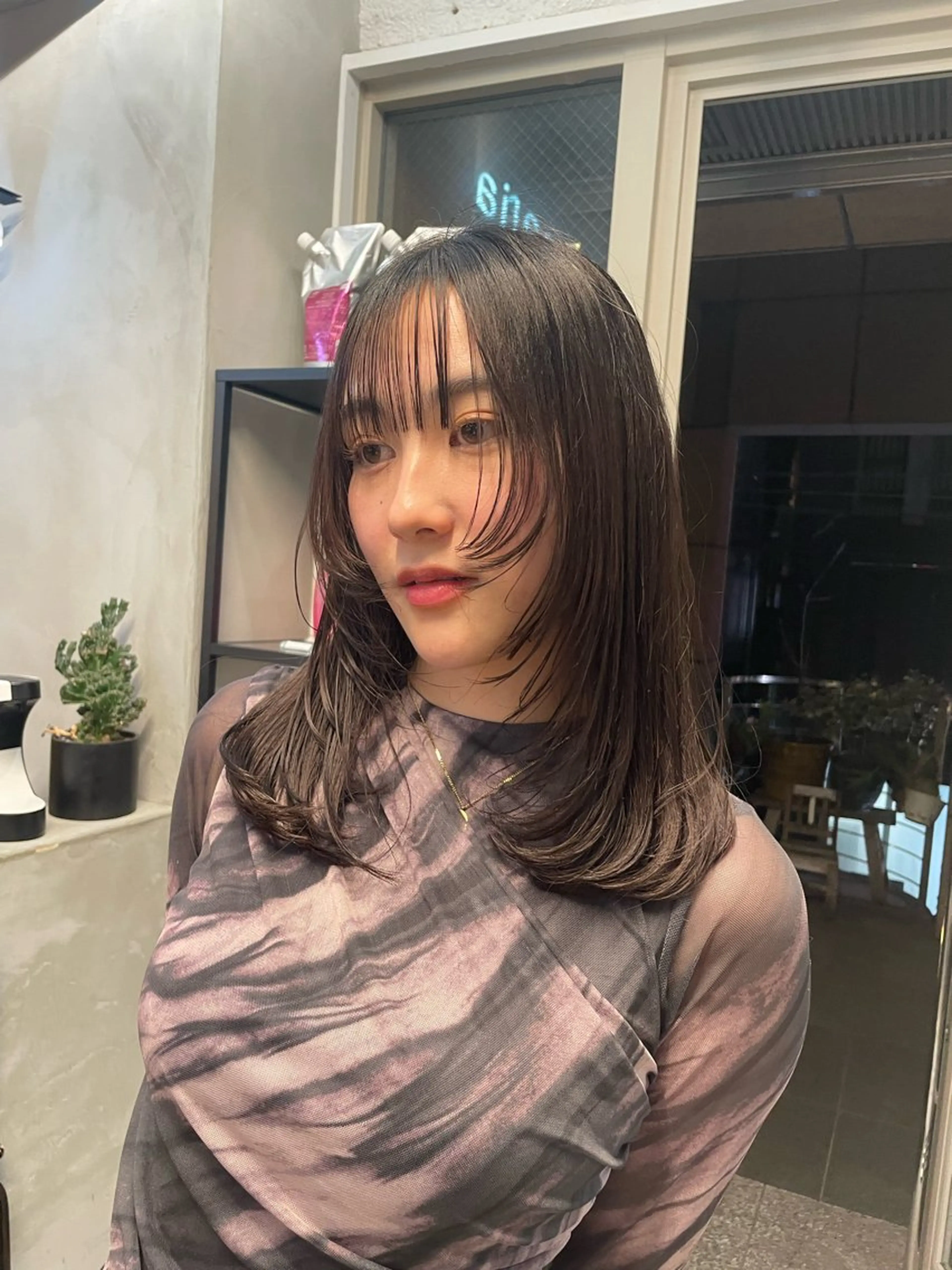 セミロング カット トリートメント ミルクティー× グレージュMOMOのヘアスタイル