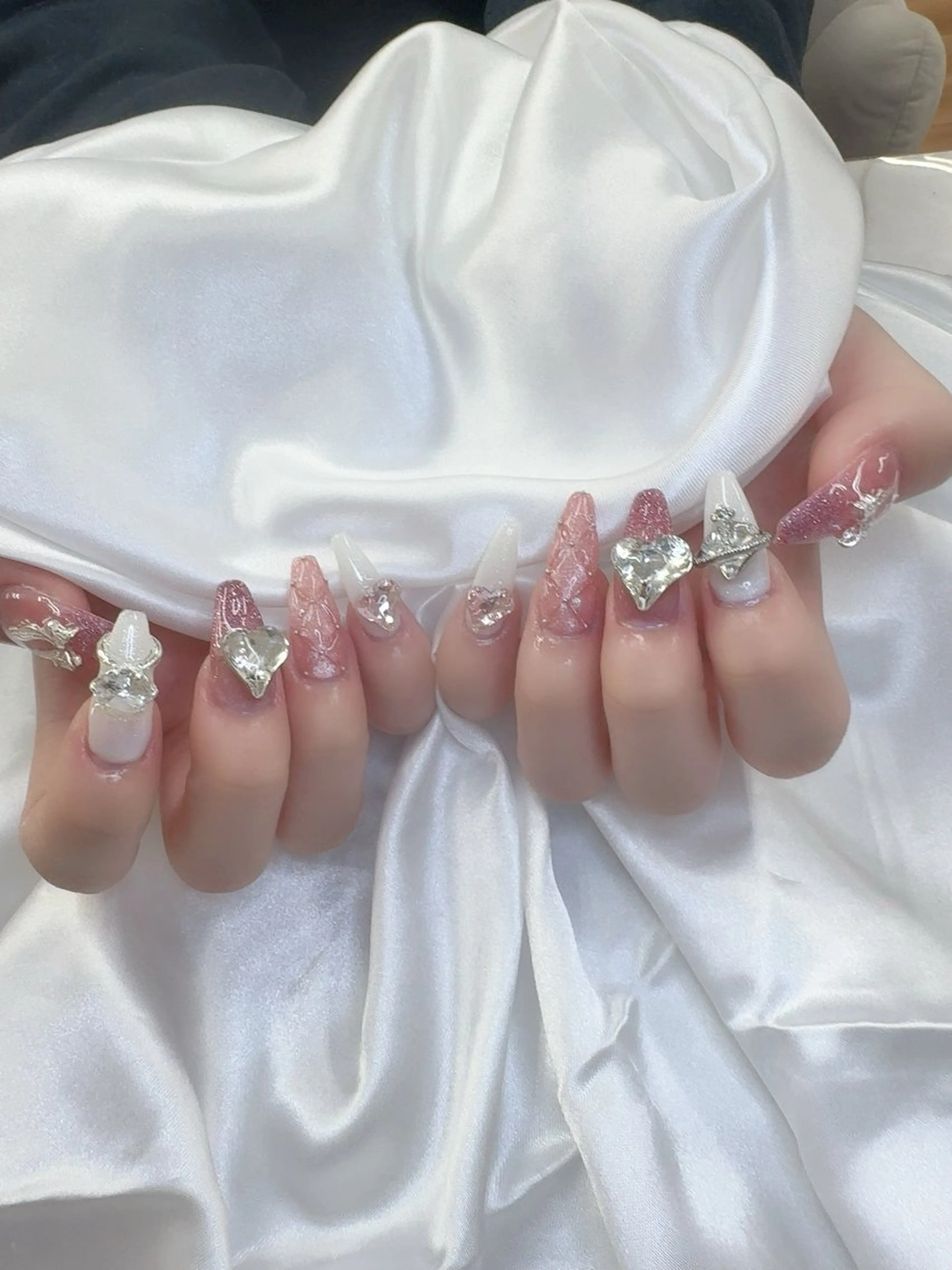 ネイル フレンチネイル 韓国ネイル マグネットネイル ニュアンスネイル オフィスネイル ハンドネイル Mlan Nailのネイルデザイン