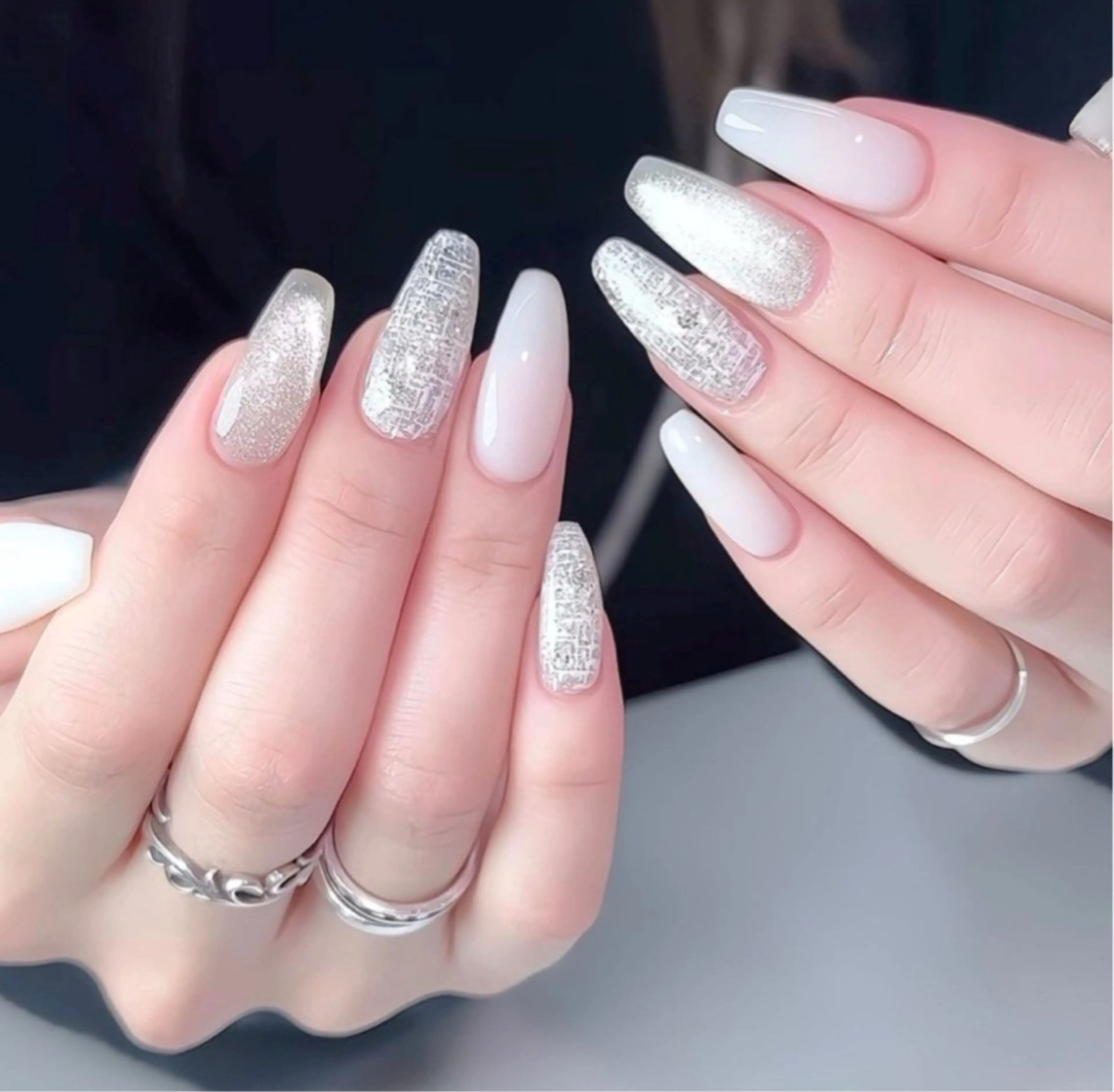 ネイル フレンチネイル キラキラネイル マグネットネイル ミラーネイル ニュアンスネイル Tira Nailのネイルデザイン