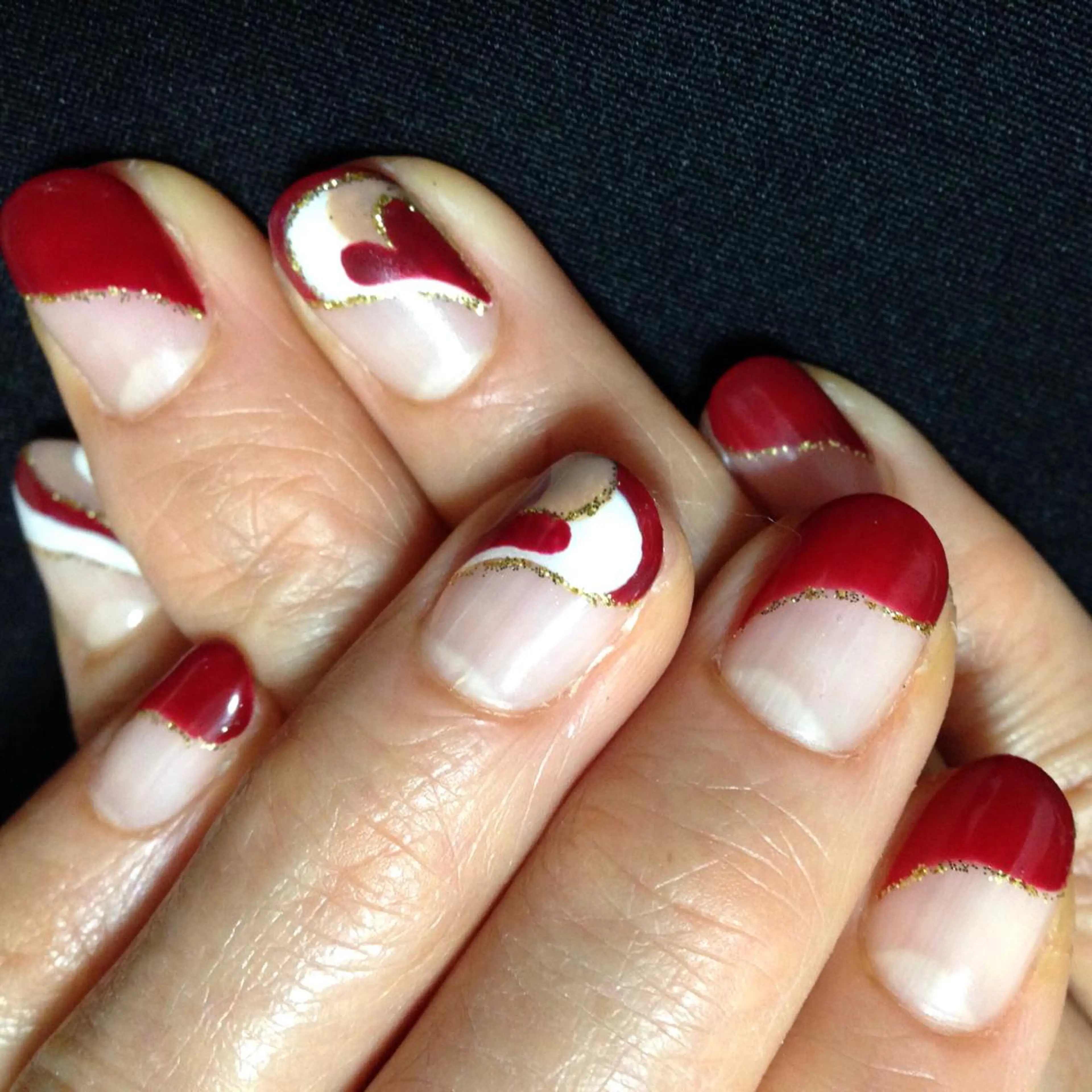 ネイル アートネイル フレンチネイル ハート 赤色 バレンタイン ステラ marikominoのネイルデザイン