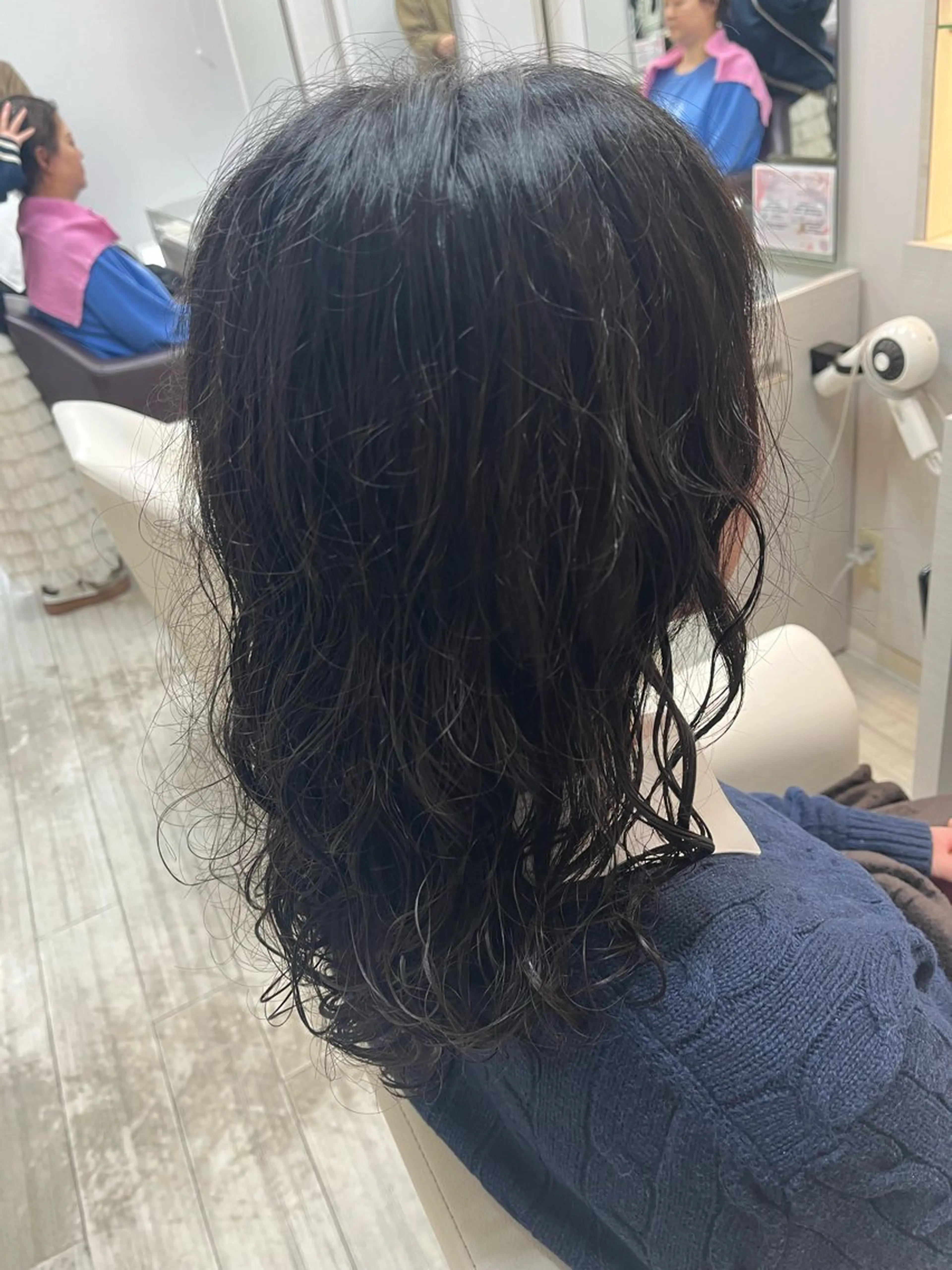 セミロング パーマ 奥野 理香子のヘアスタイル
