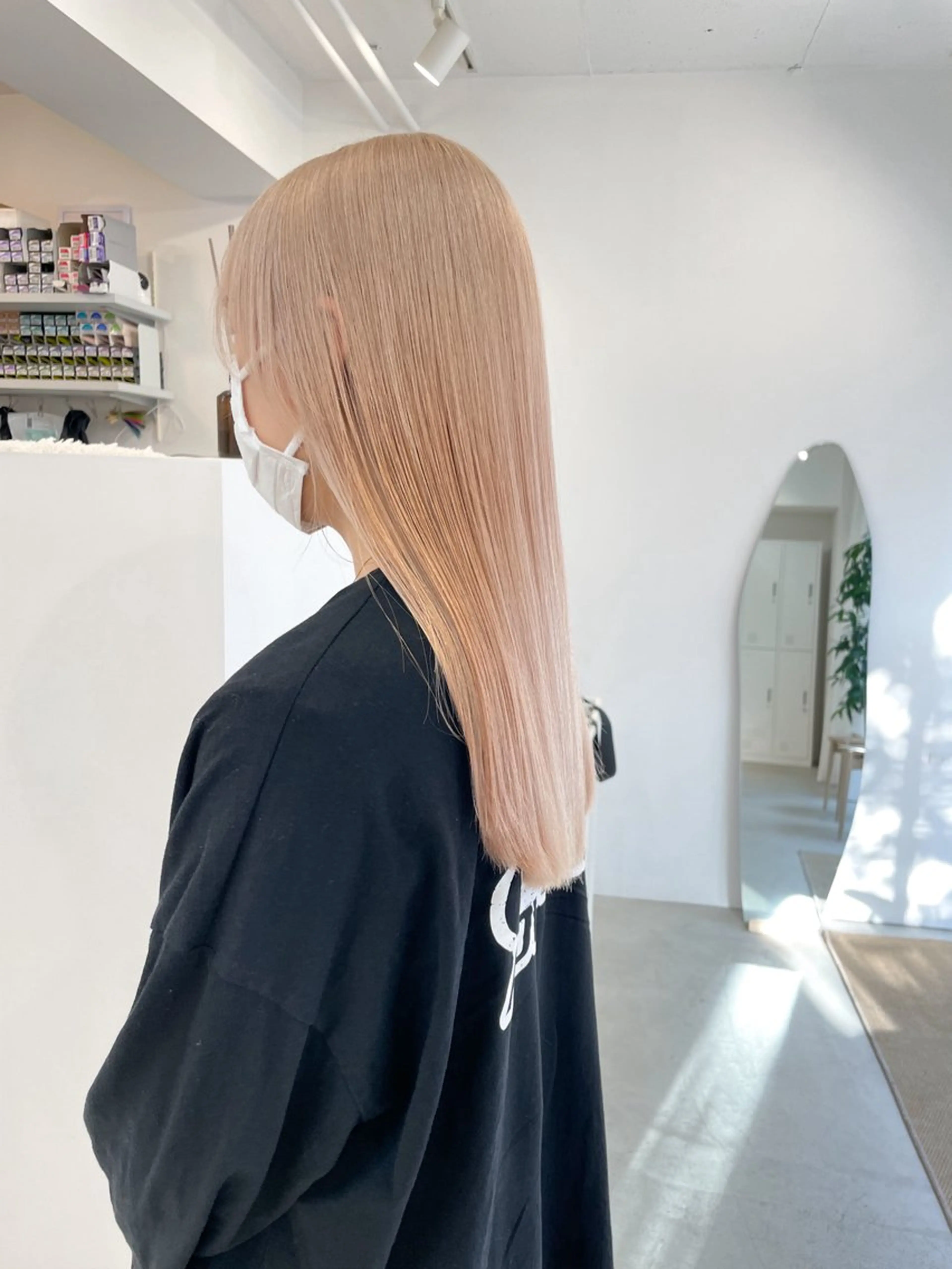 セミロング 可愛いパーマスタイル といえばISSEYのヘアスタイル