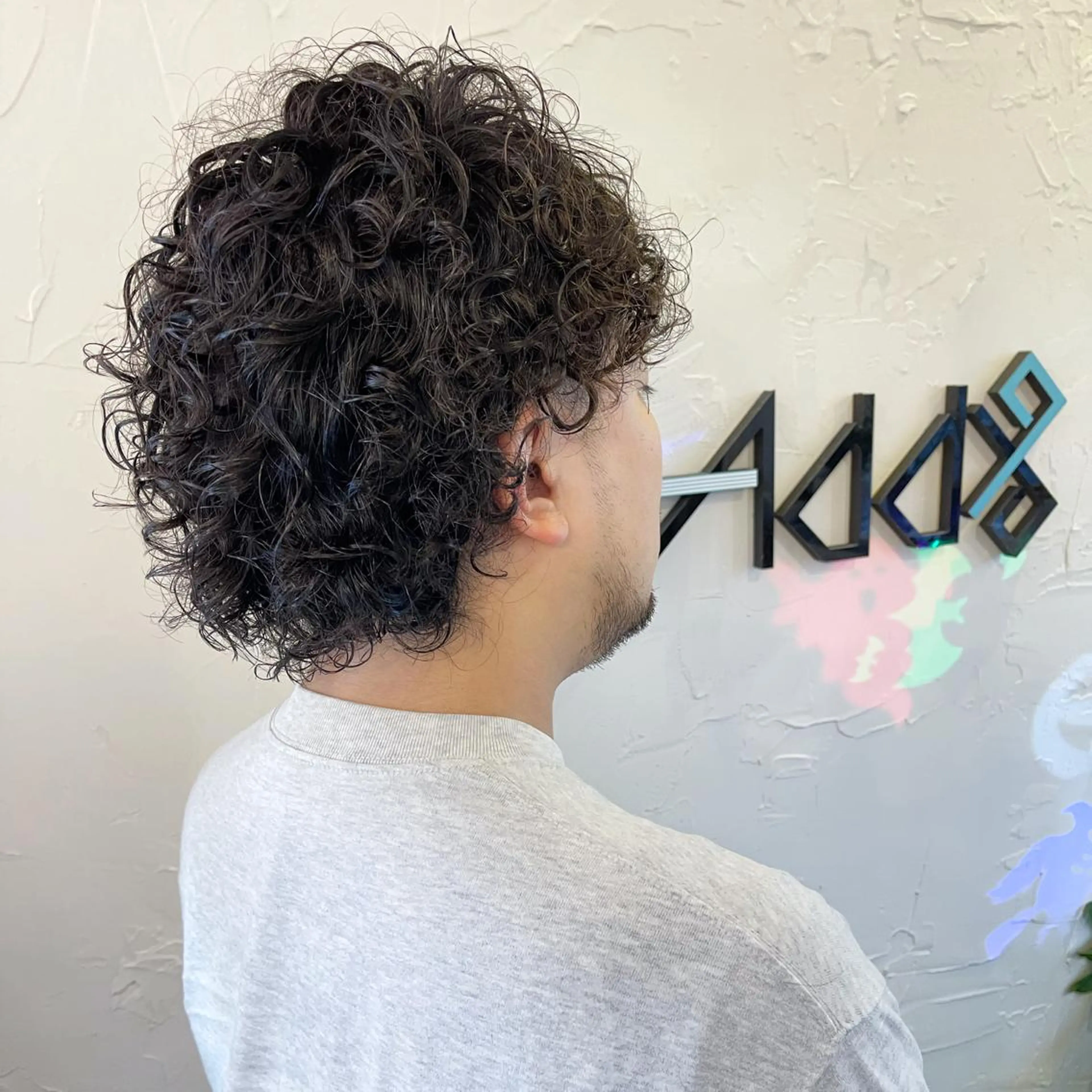 ミディアム カラー パーマ ヘアアレンジ メンズ ミディアムパーマ メンズパーマ 波巻きパーマ ボブ 顔まわりレイヤー カット パーマ Add9 柳田健登のヘアスタイル