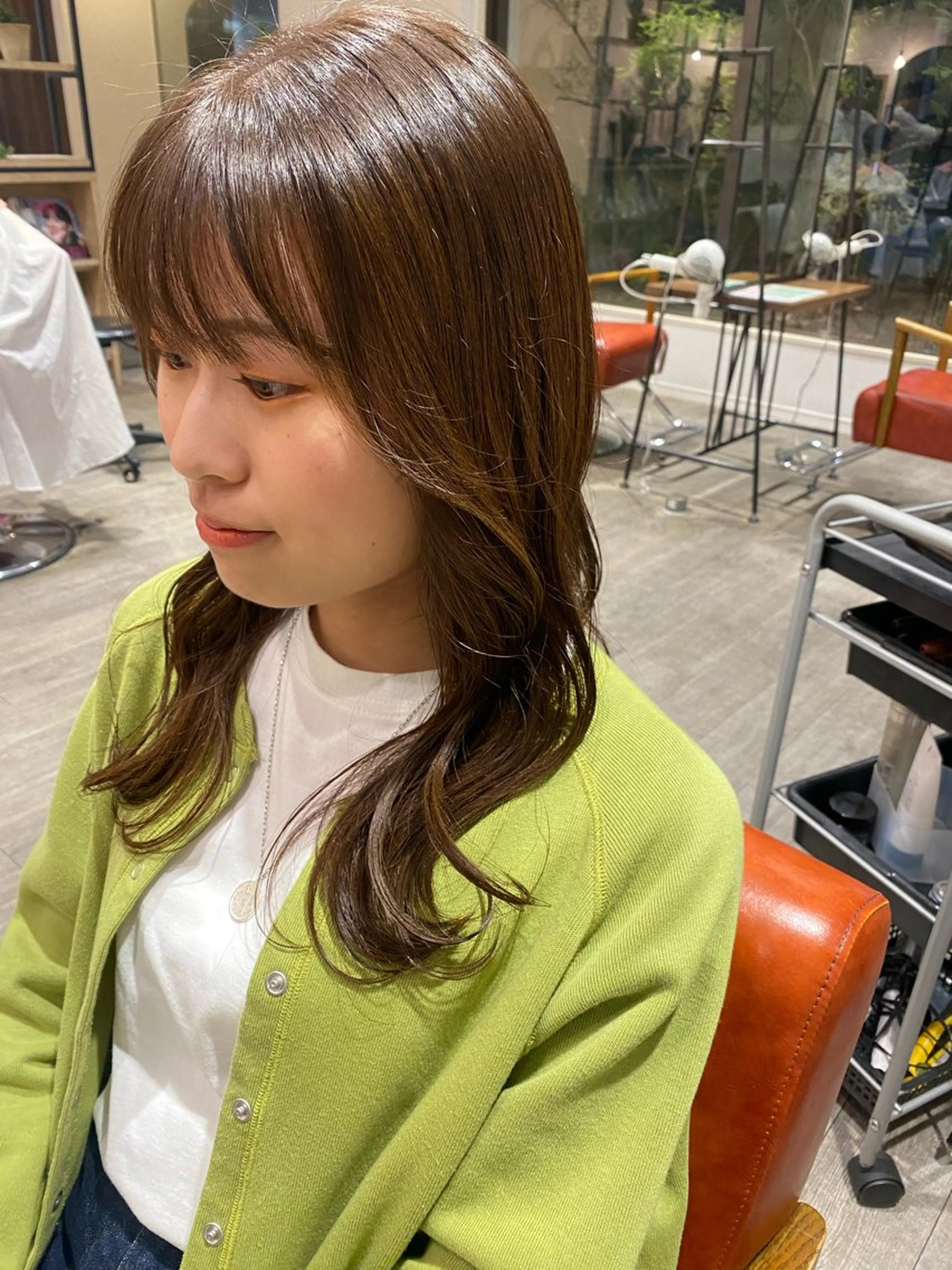 カラー 岡田 真弥のヘアスタイル