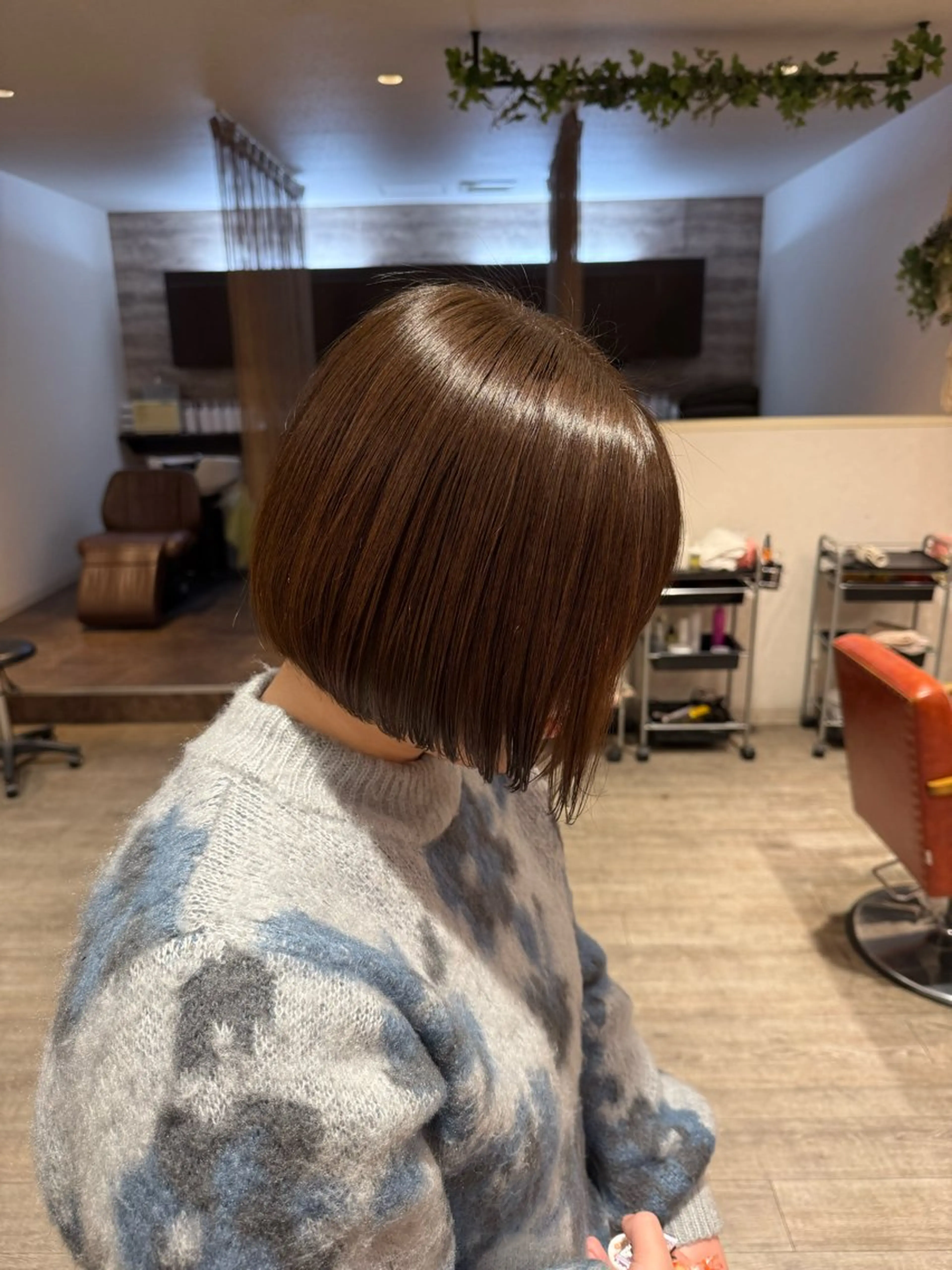 ショート ボブ 岡田 真弥のヘアスタイル