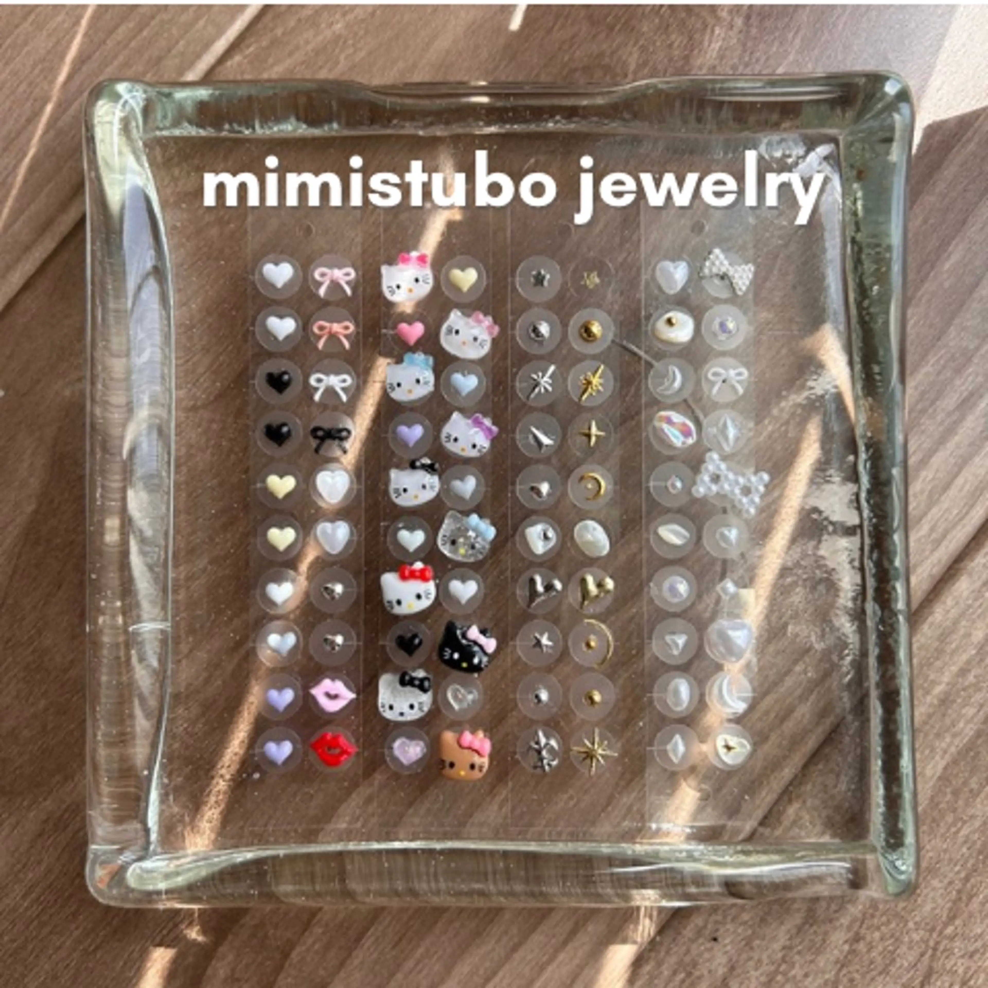 SNSで話題沸騰中✨耳つぼジュエリー👂🏻💎10粒(片耳5粒)の写真