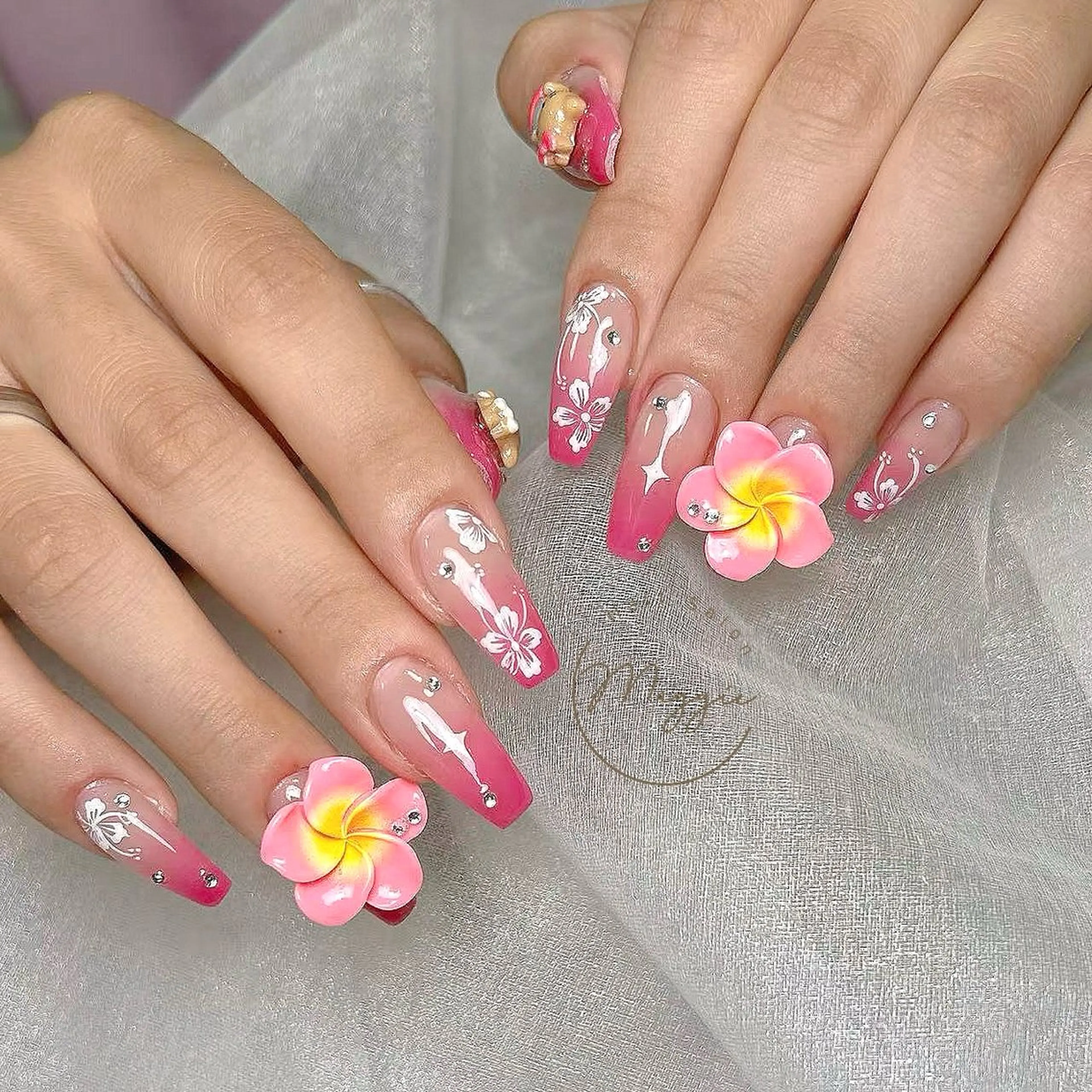 ネイル Maggie Nail🦩のネイルデザイン