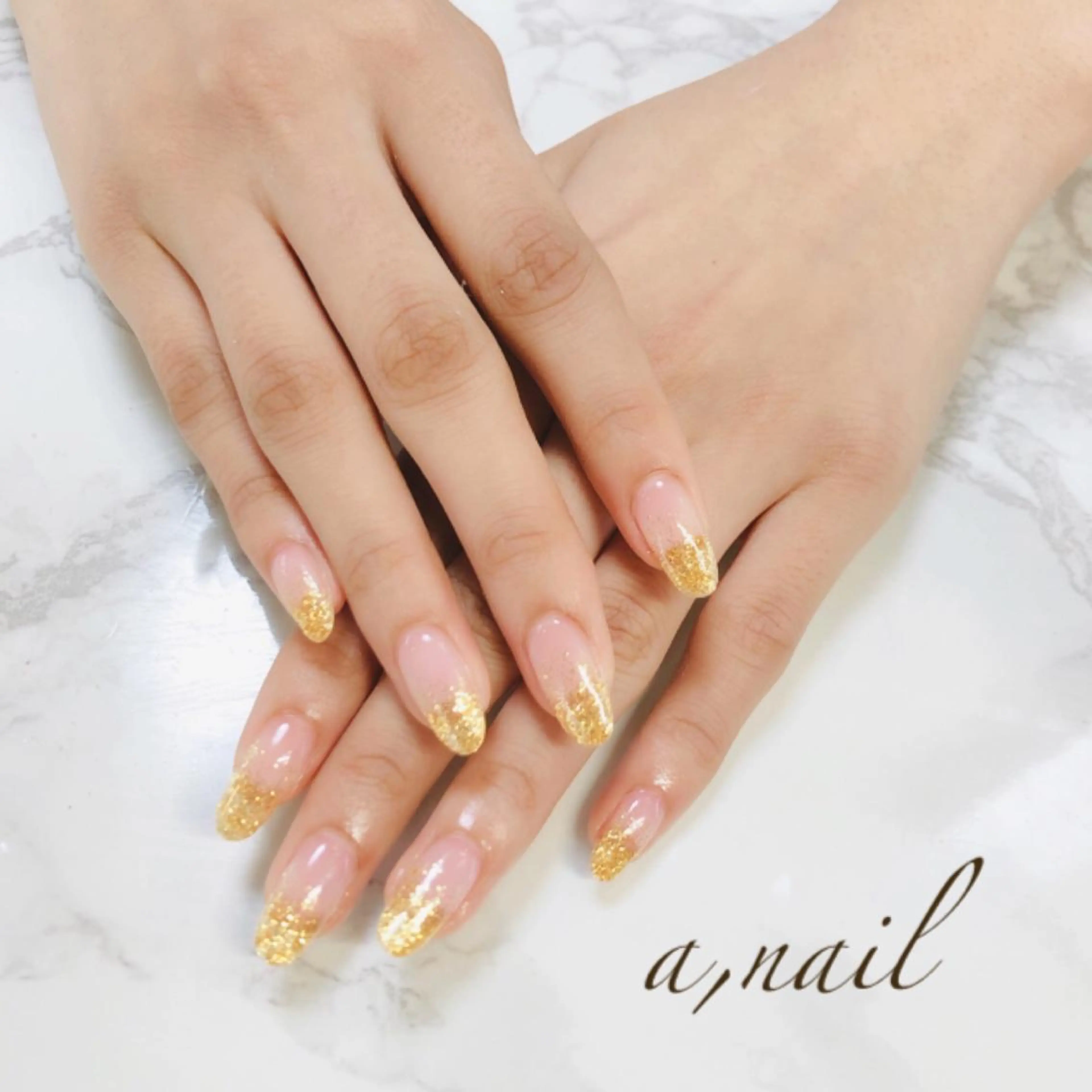 ネイル フットネイル ラメ(グリッター) ニュアンスネイル オフィスネイル ワンカラーネイル ハンドネイル ネイルサロン エーネイルのネイルデザイン
