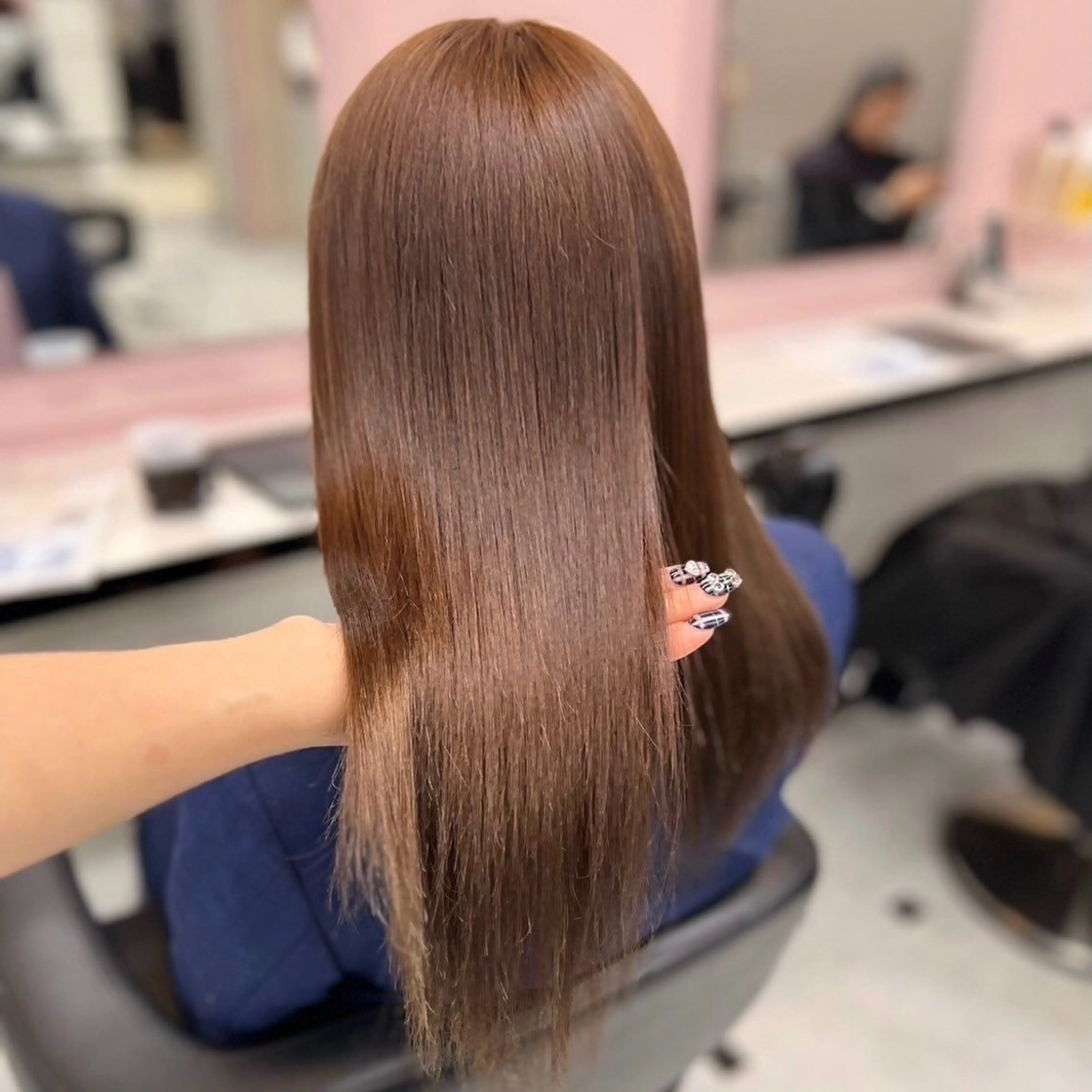 ロング カラー カット トリートメント ヘッドスパ ヘアセット 韓国風艶髪🎀 暖色カラー🤍のヘアスタイル