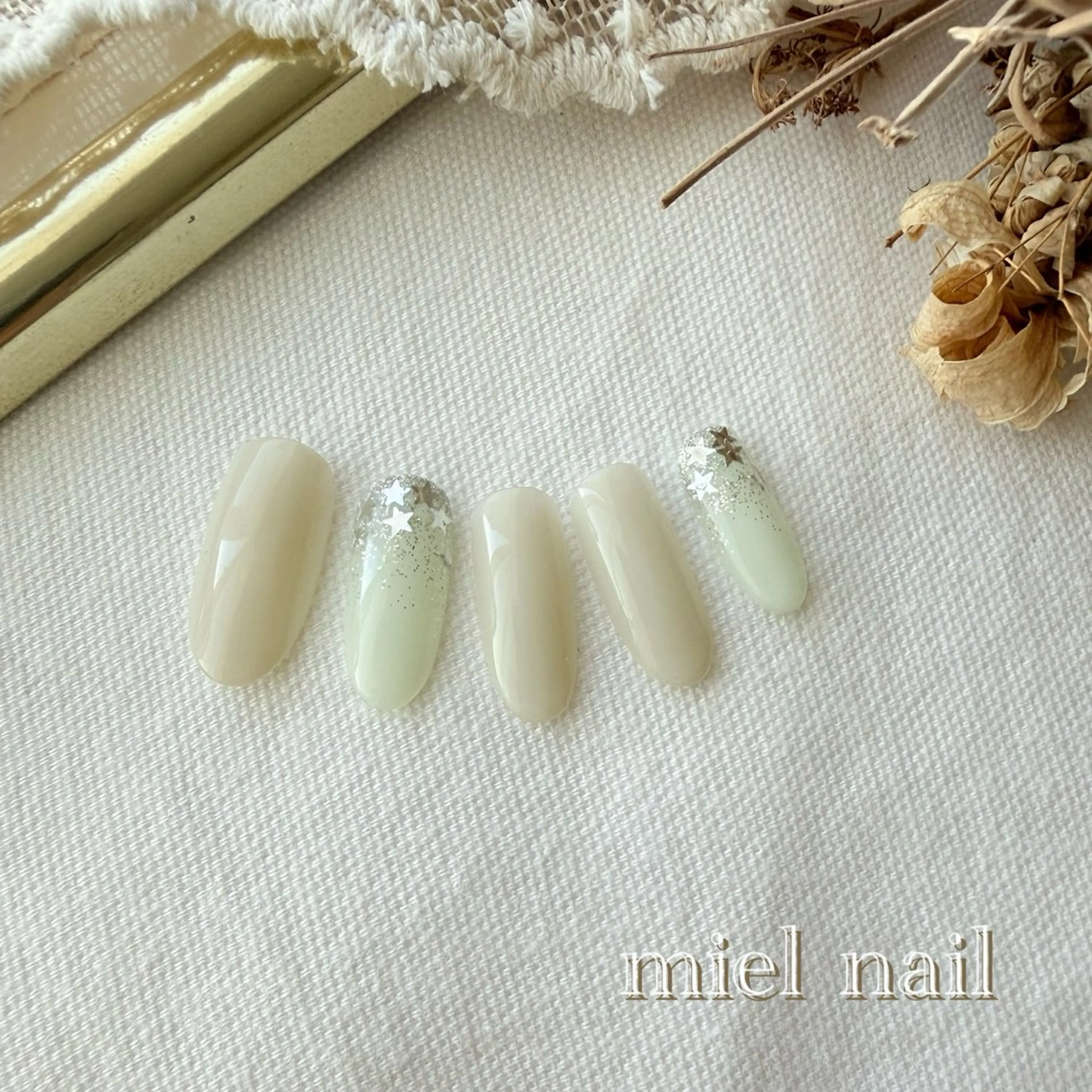 ネイル グリーン 春ネイル ハンドネイル miel nailのネイルデザイン