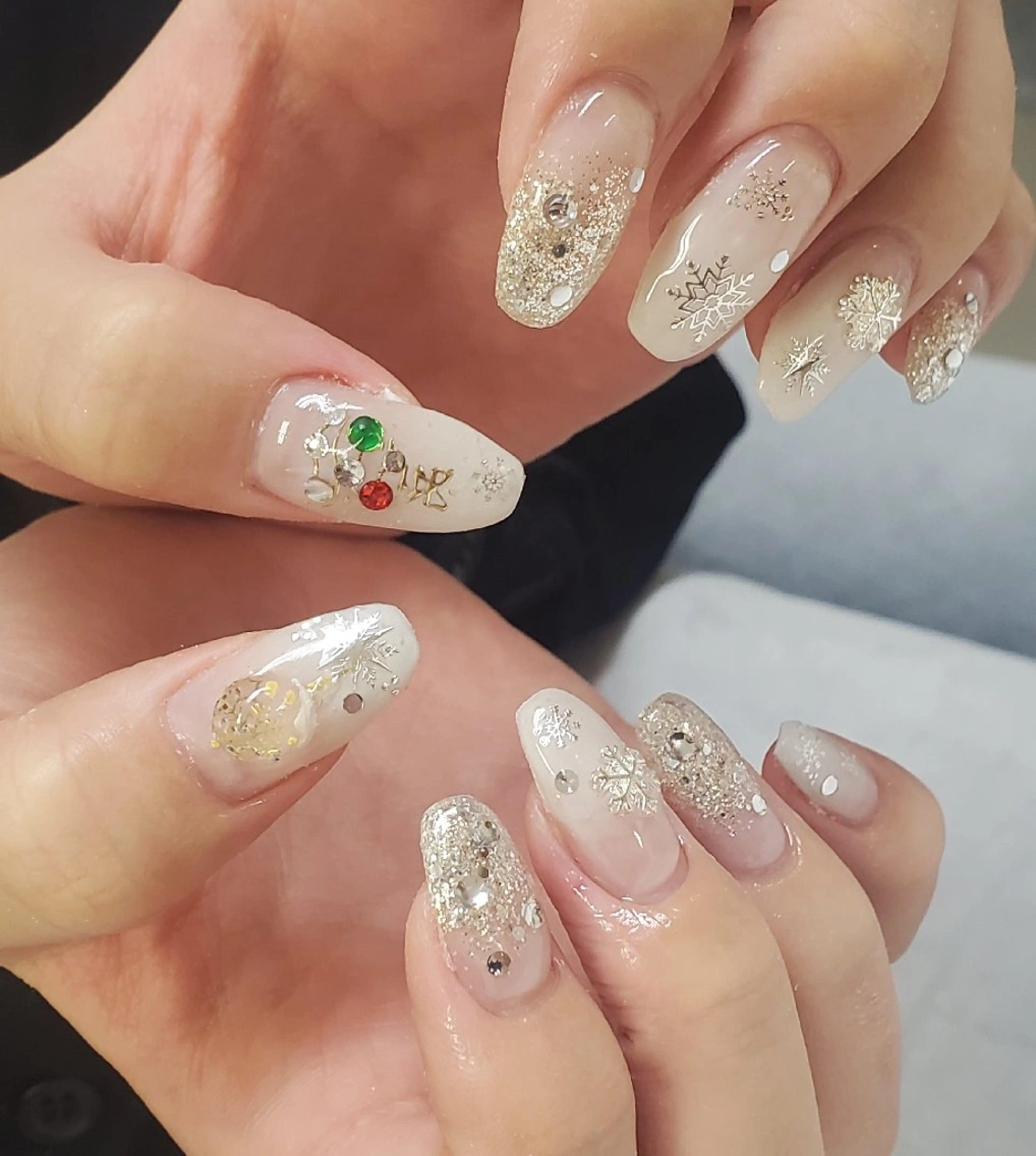 ネイル キラキラネイル ラメ(グリッター) ワンカラーネイル シルバー ホワイト Nail 🌱TSUBASAのネイルデザイン
