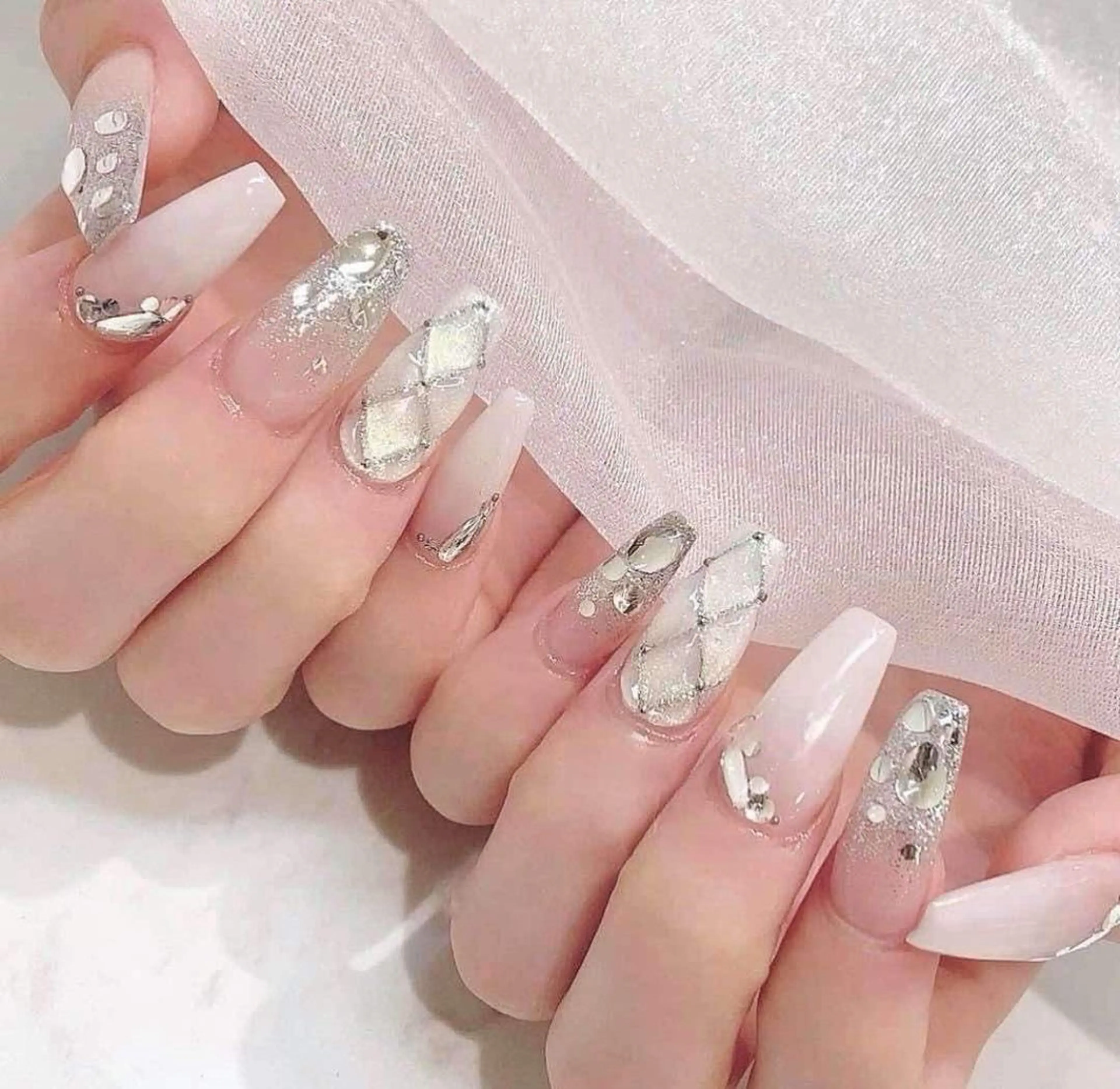 ネイル アートネイル 長さ出し ジェルネイル キラキラネイル マグネットネイル Lee Nails チップ長さだし専門店のネイルデザイン