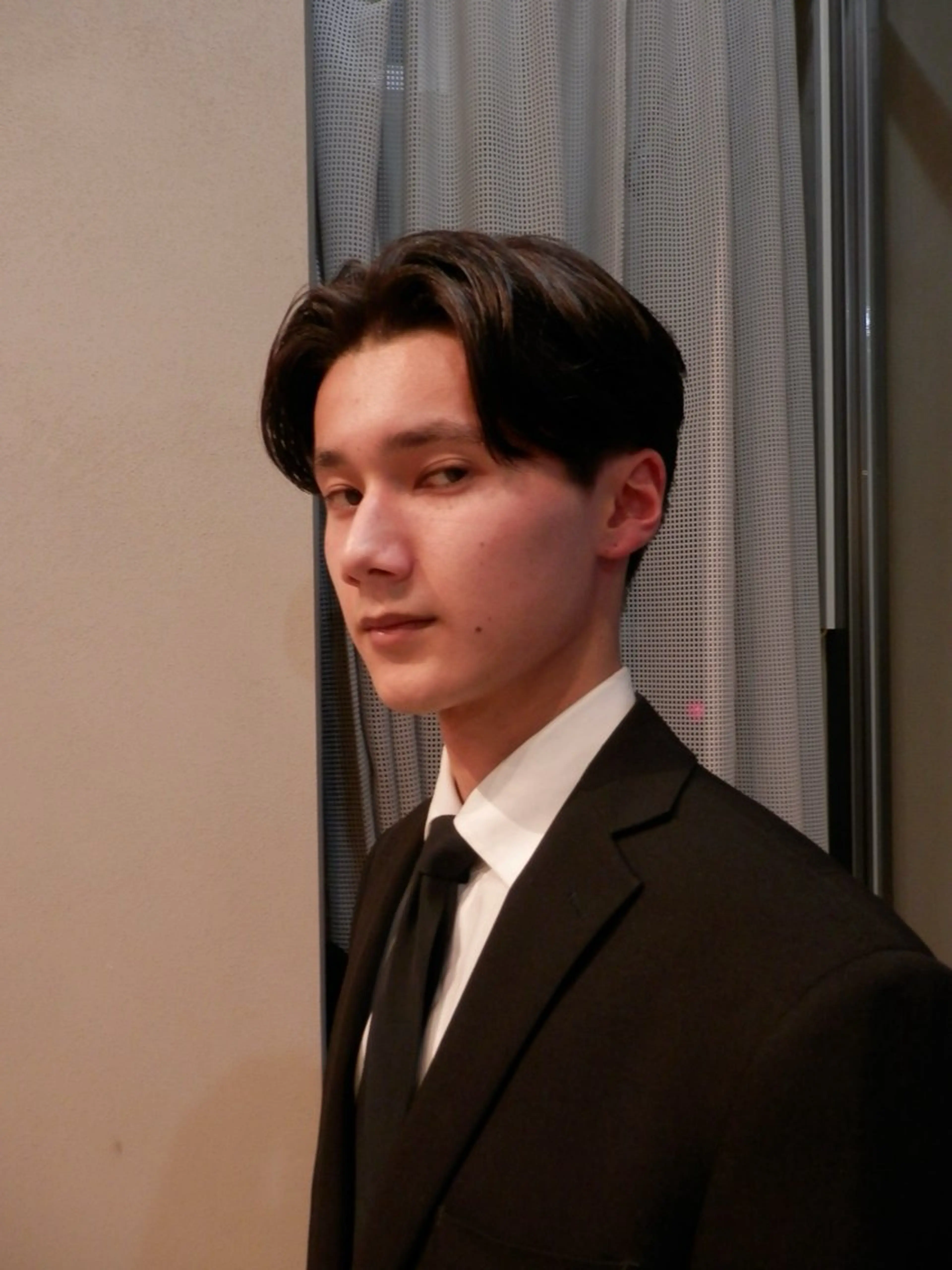 メンズ センターパート IRO所属・岡田 祐樹のヘアスタイル