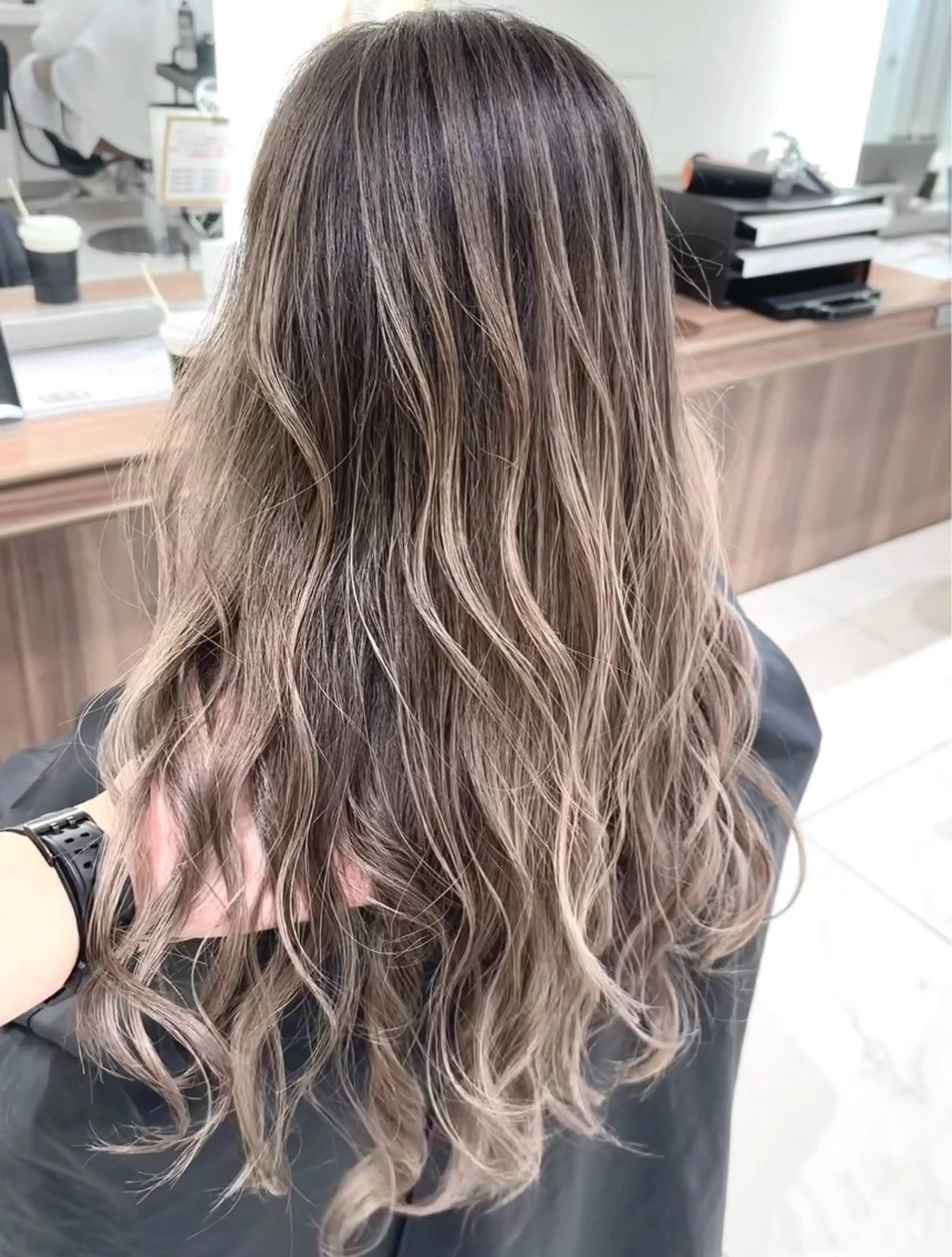 ロング カラー バレイヤージュ ブリーチ グラデーションカラー ハイライトカラー ハイライト ヘアカラー トリートメント 大宮/バレイヤージュ /澤田隆誠のヘアスタイル