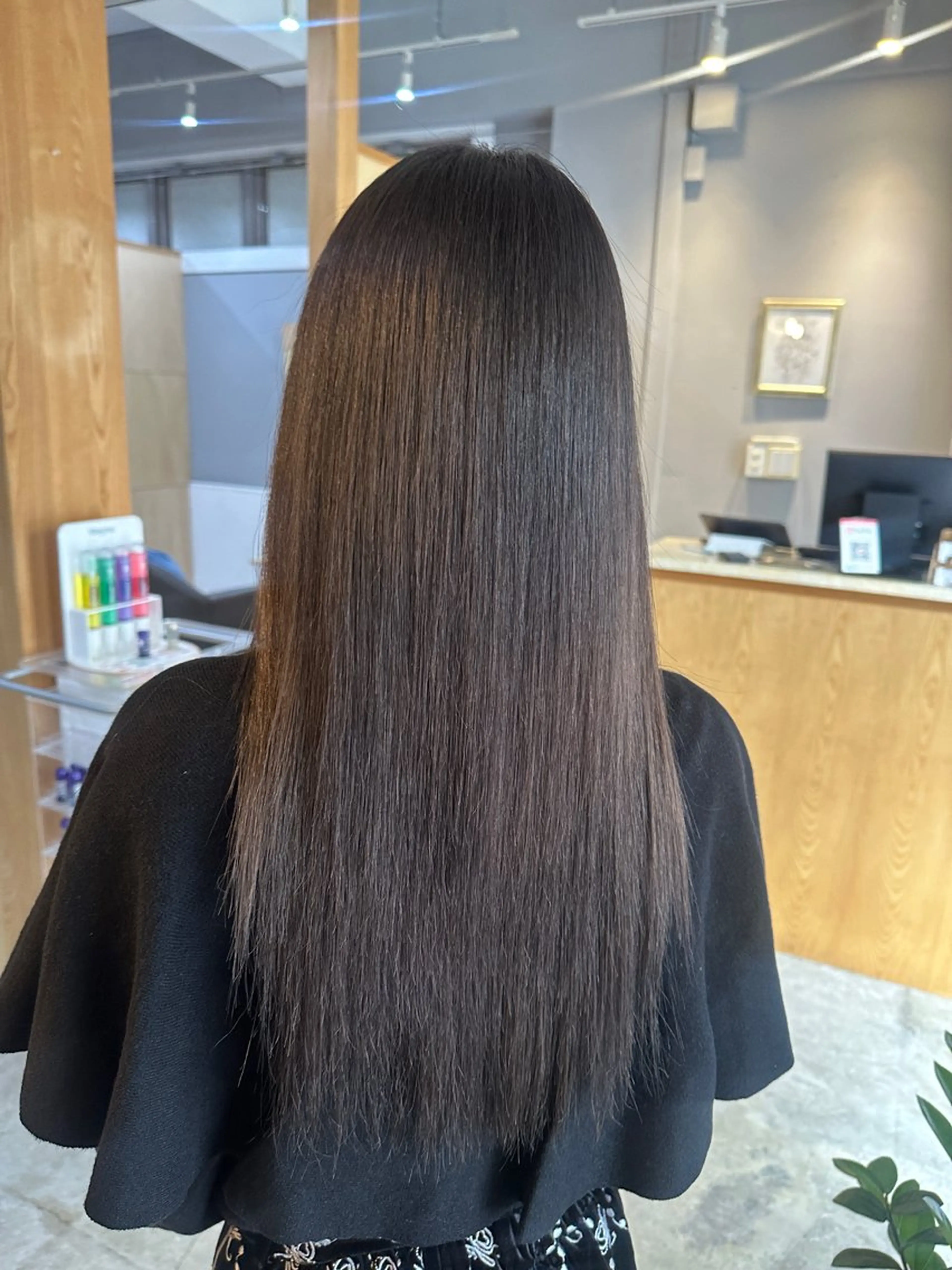 ミディアム miloc MOMOKAのヘアスタイル