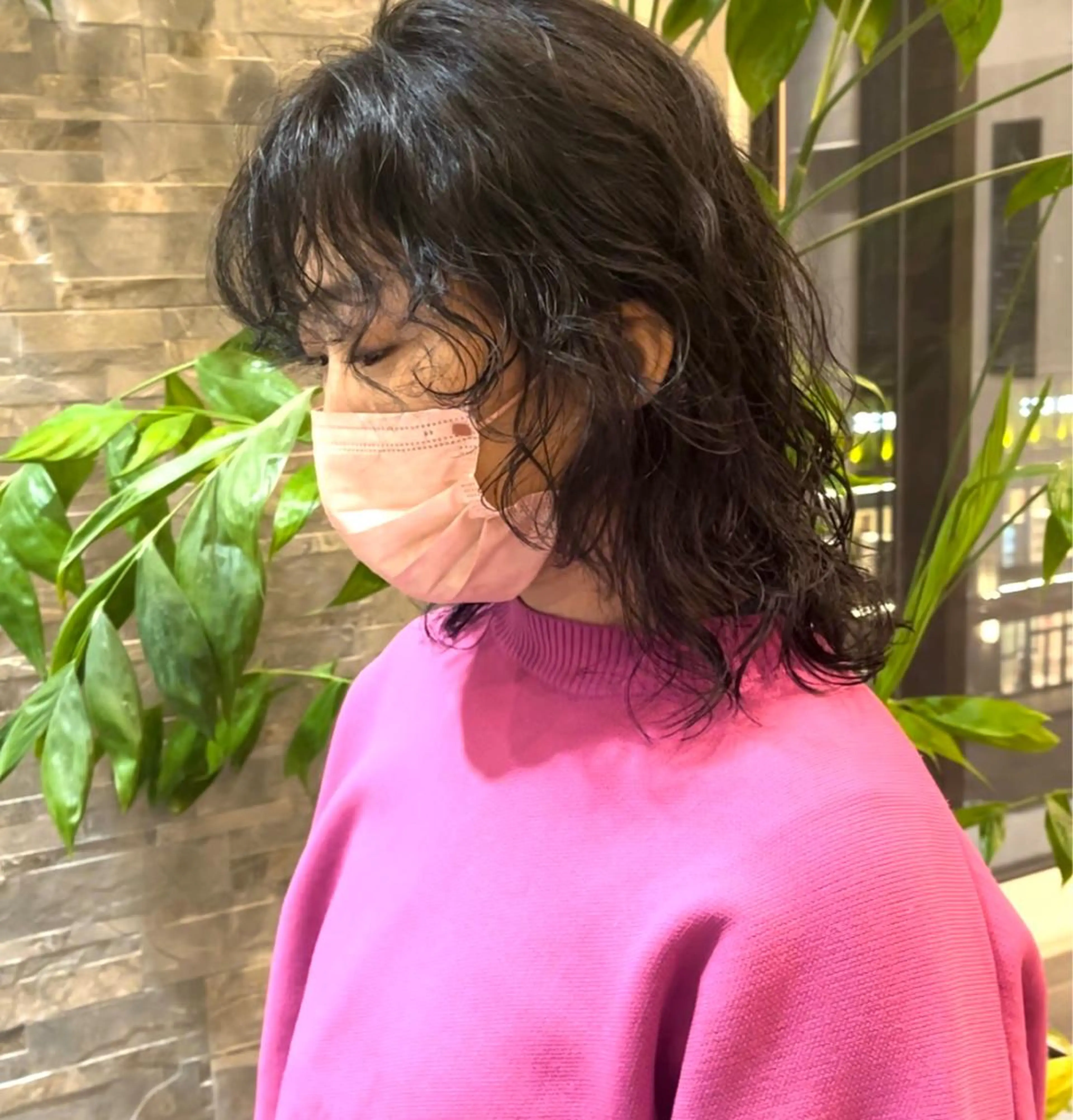 ミディアム 大阪ウルフカット 🐺デザインカラーのヘアスタイル