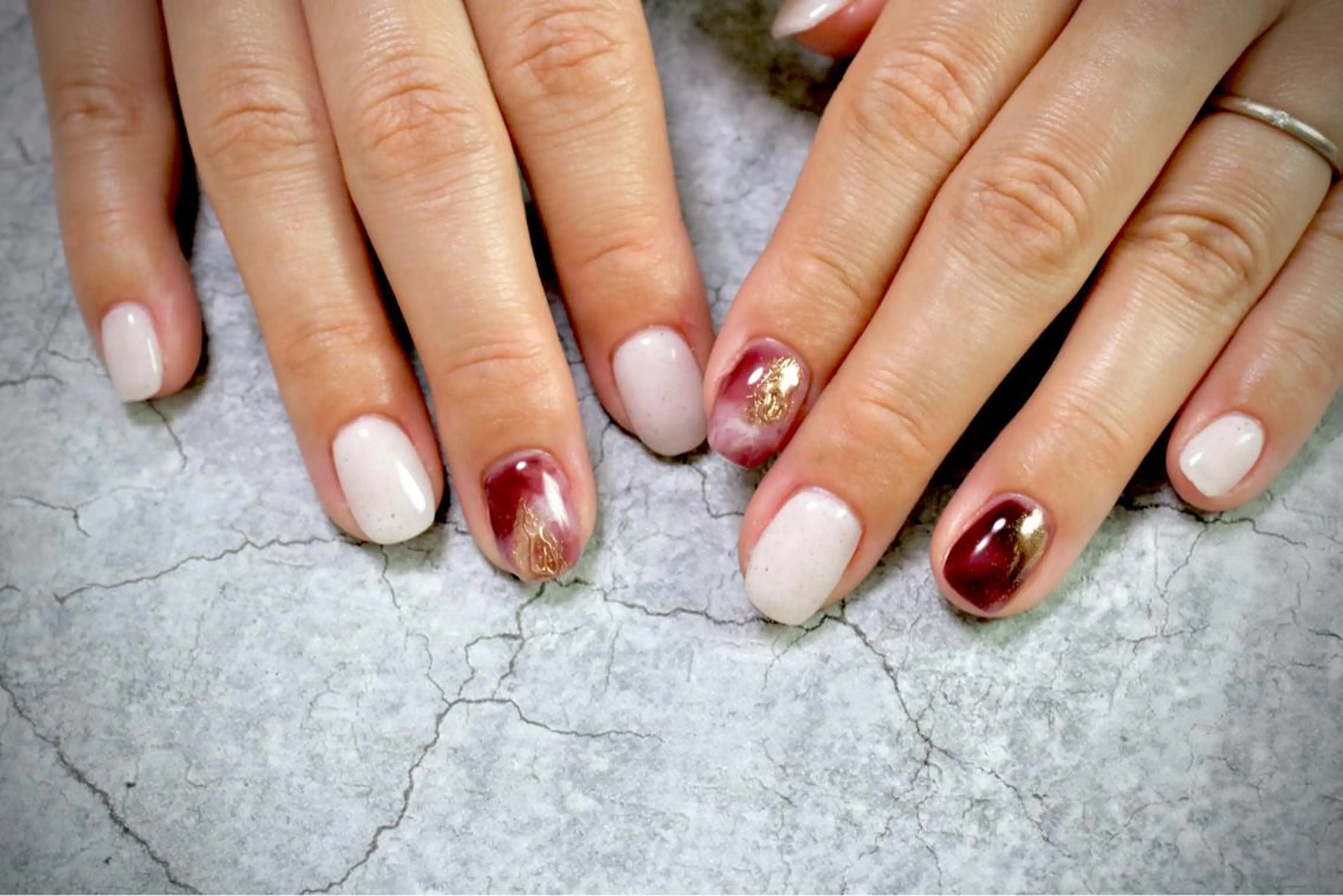 ネイル オーロラネイル カジュアル ジェルネイル ラメ(グリッター) マグネットネイル MH Nailのネイルデザイン