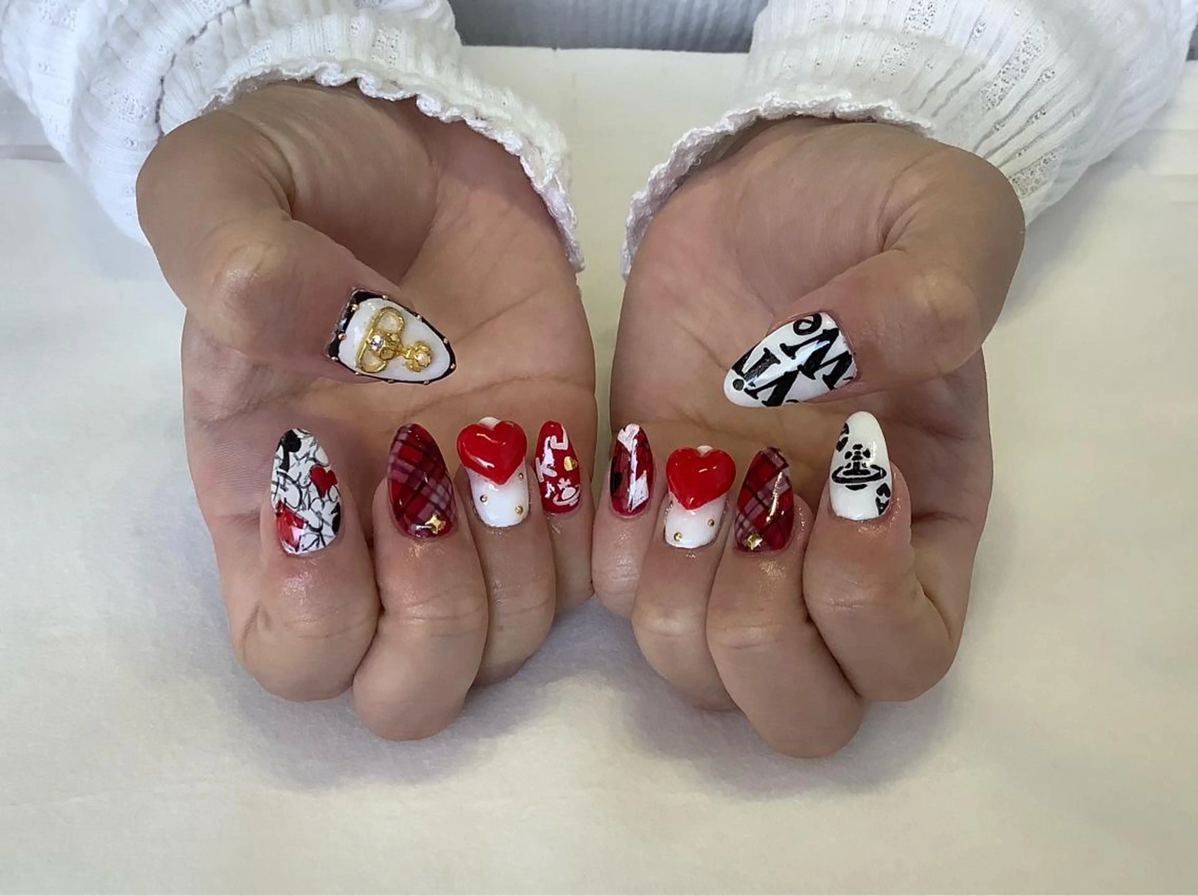 ネイル ハンドネイル 💎🐰 saki. m 🐰💎のネイルデザイン