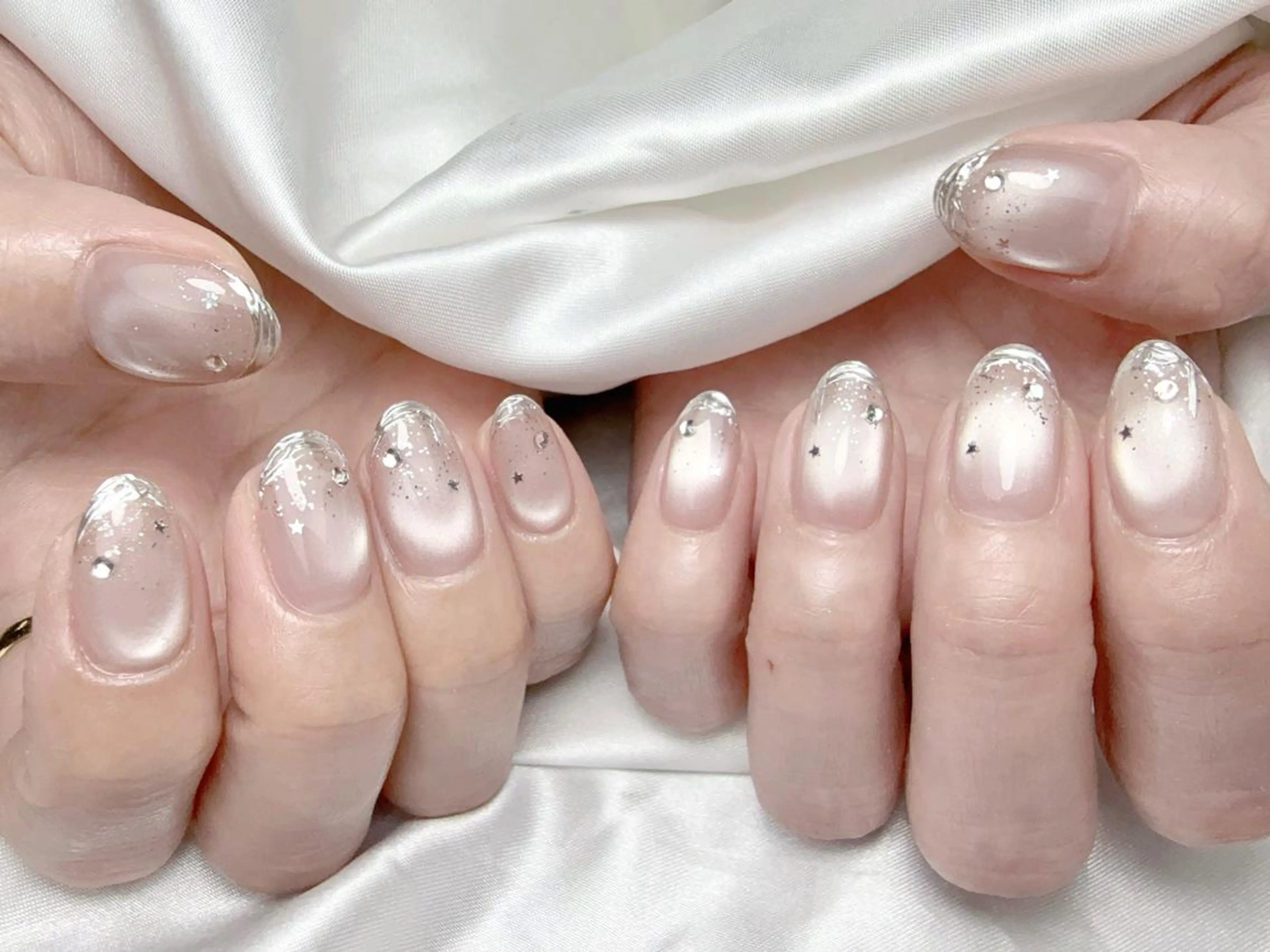 ネイル オーロラネイル チークネイル 長さ出し フラッシュネイル フレンチネイル ハンドネイル ハンドケア 💅Nail Boutiqueのネイルデザイン