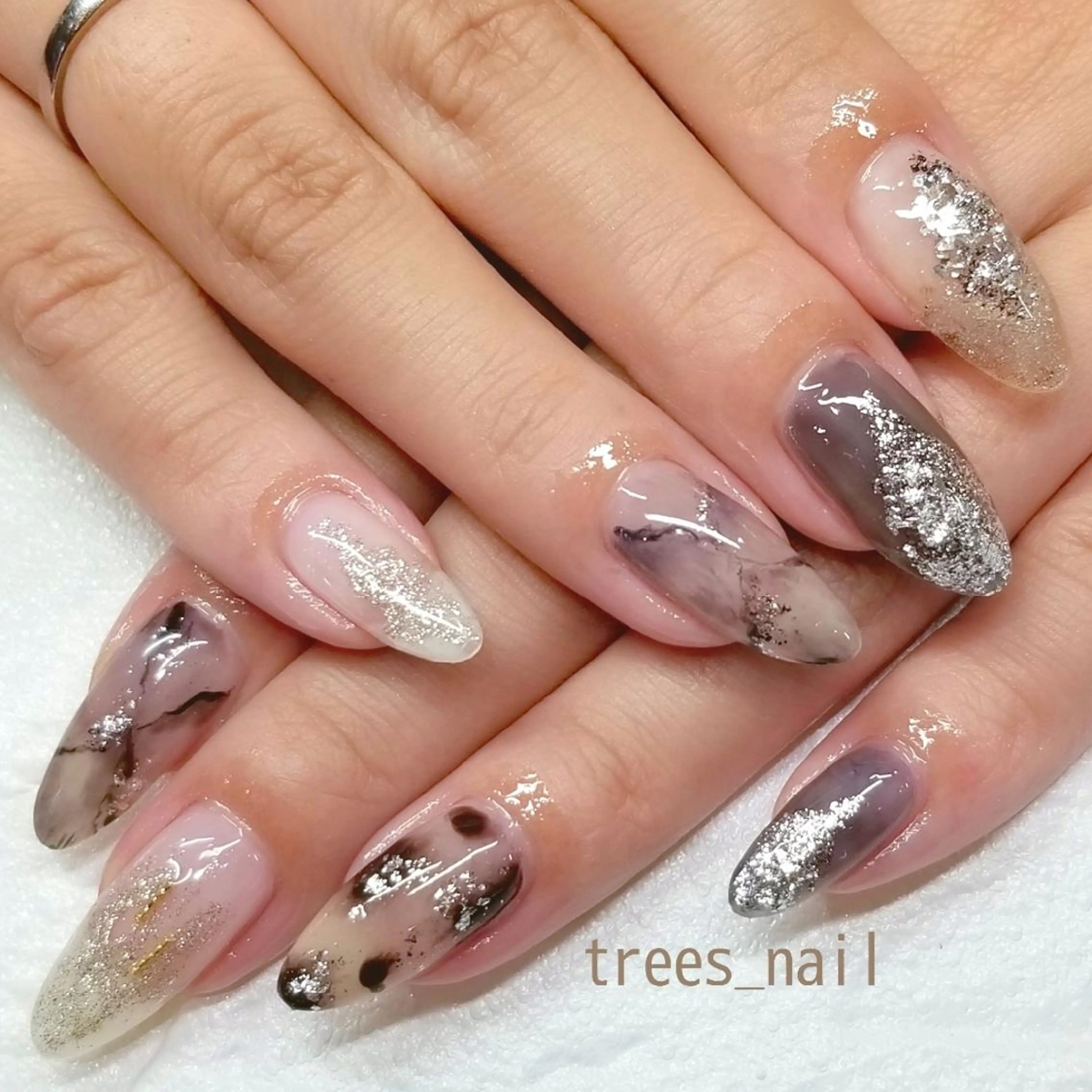 ネイル アートネイル べっ甲ネイル trees_ nailのネイルデザイン