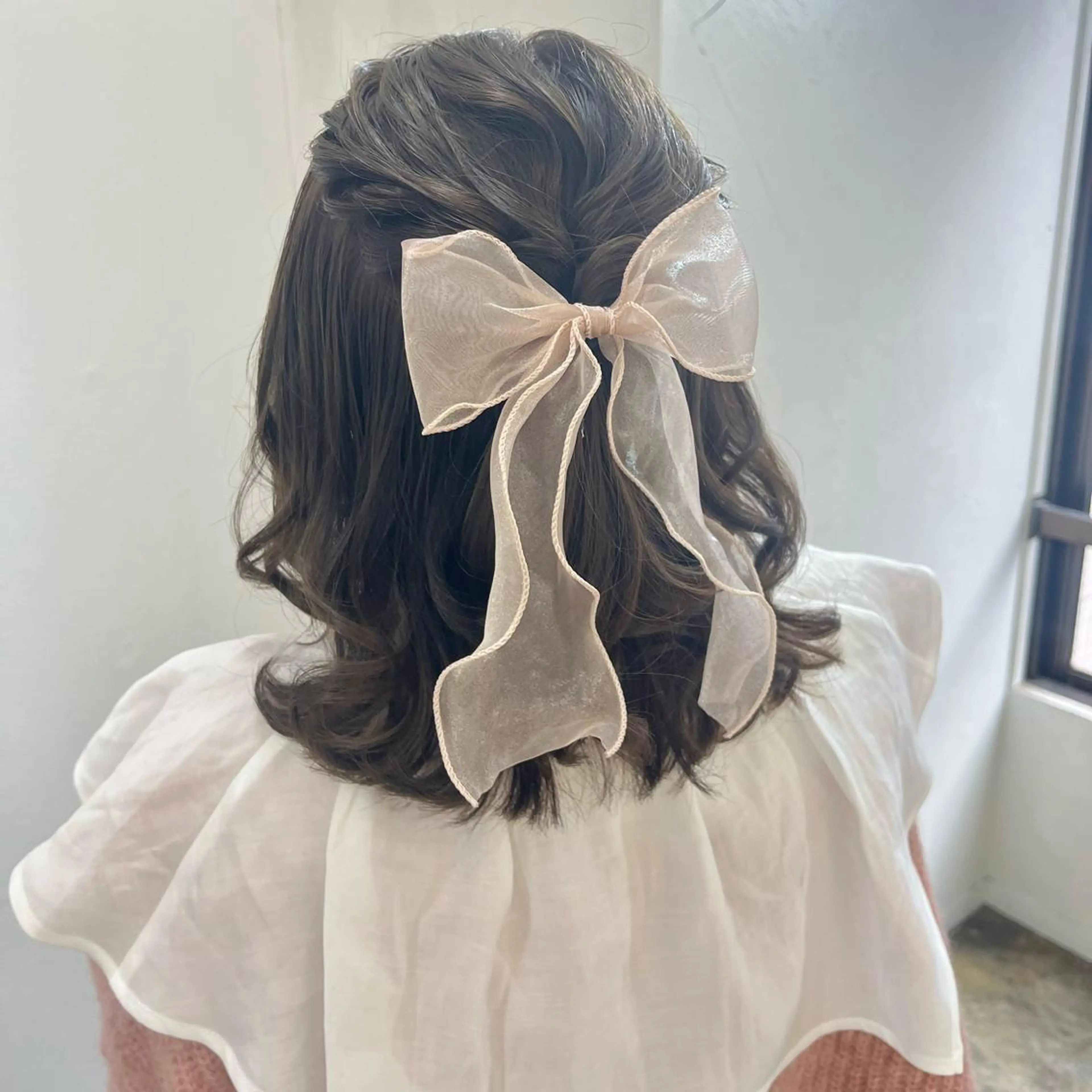 ミディアム ヘアアレンジ ハーフアップ 🫧tomoka 透明感カラー🫧のヘアスタイル