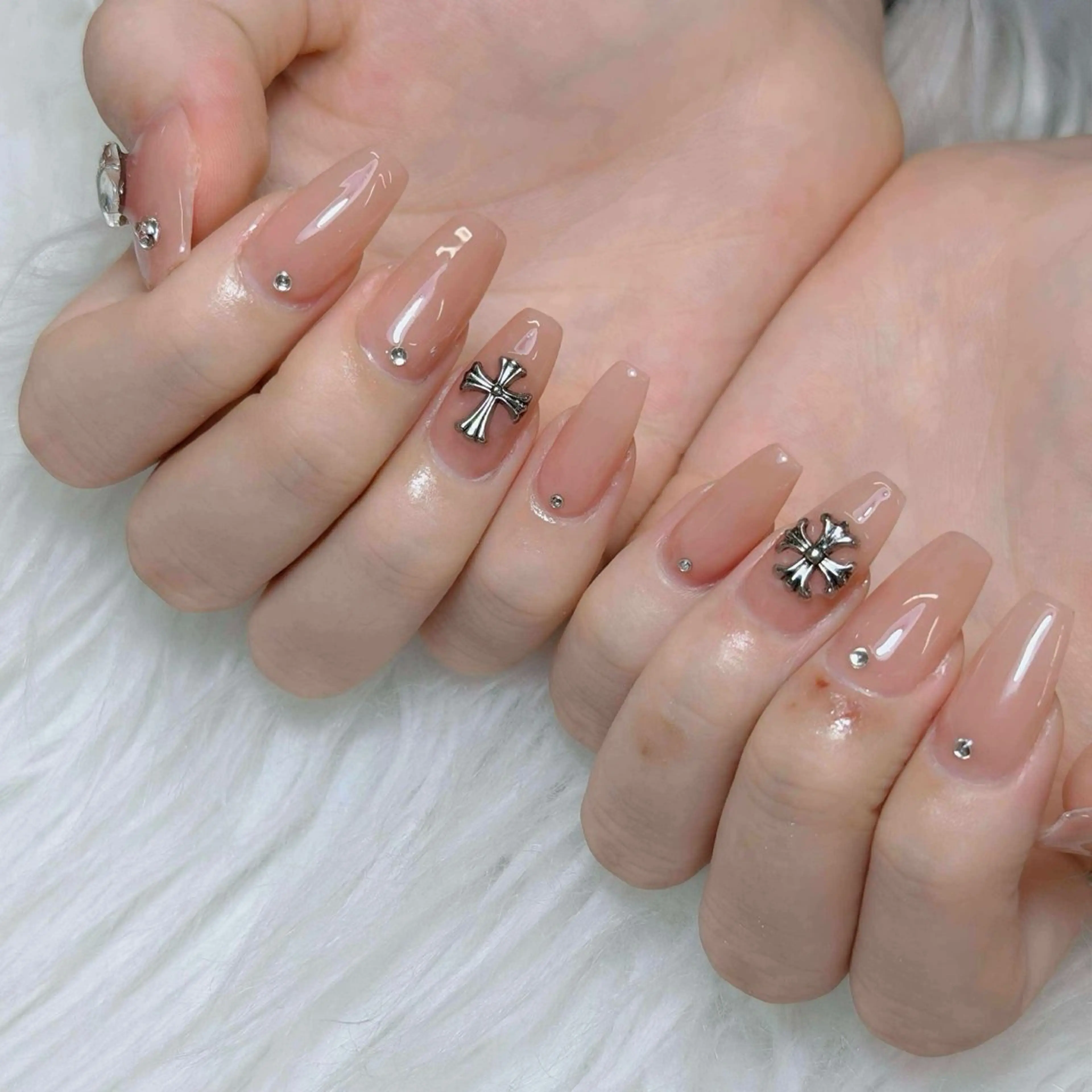 ネイル オーロラネイル チークネイル フットネイル フレンチネイル 韓国ネイル ハンドネイル Lumi Nailのネイルデザイン