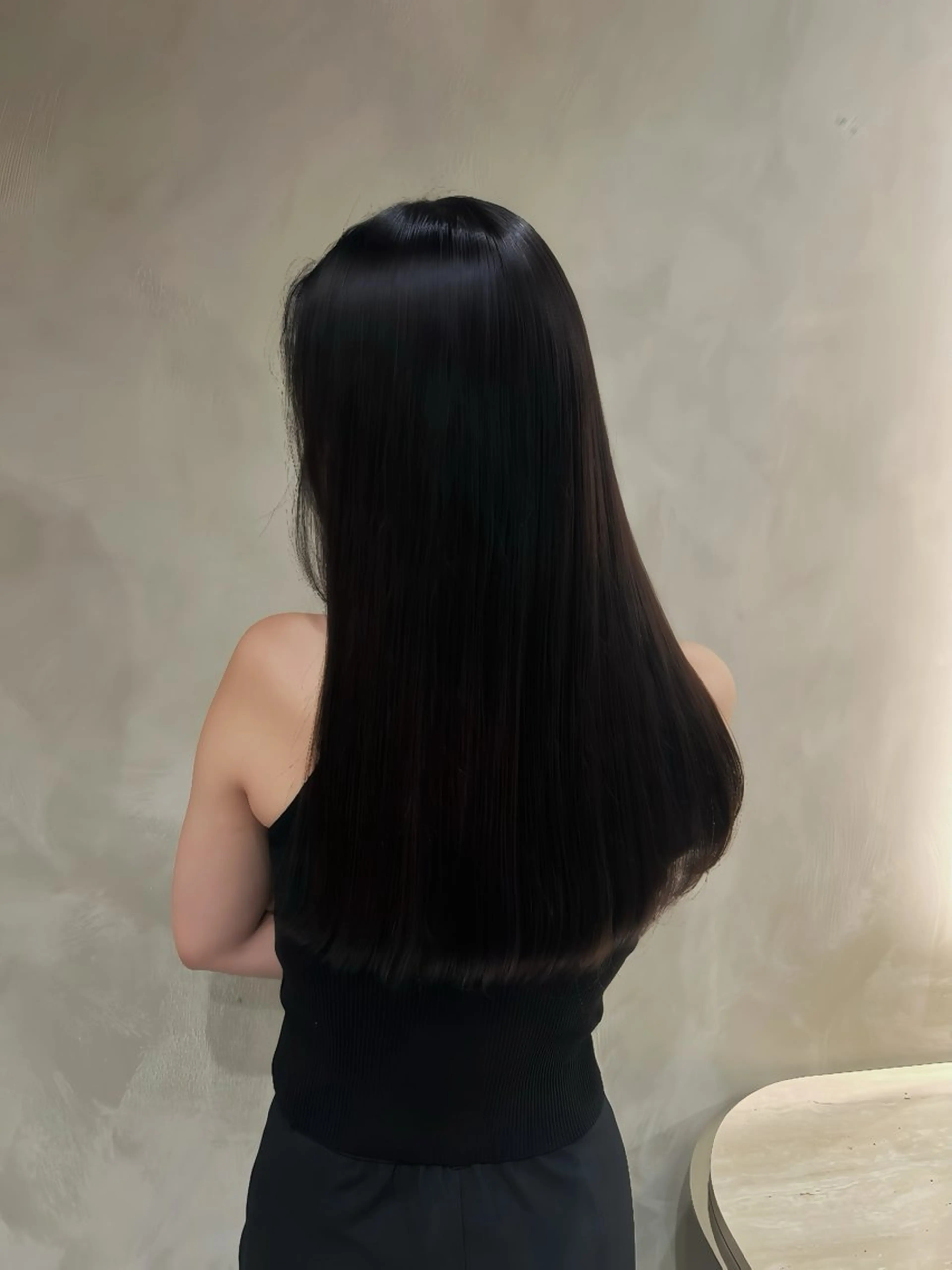 ロング 顔周りカット レイヤーカット L'EANE THE TOKYO所属・カット無料｜ 青山 ｜髪質改善のヘアスタイル