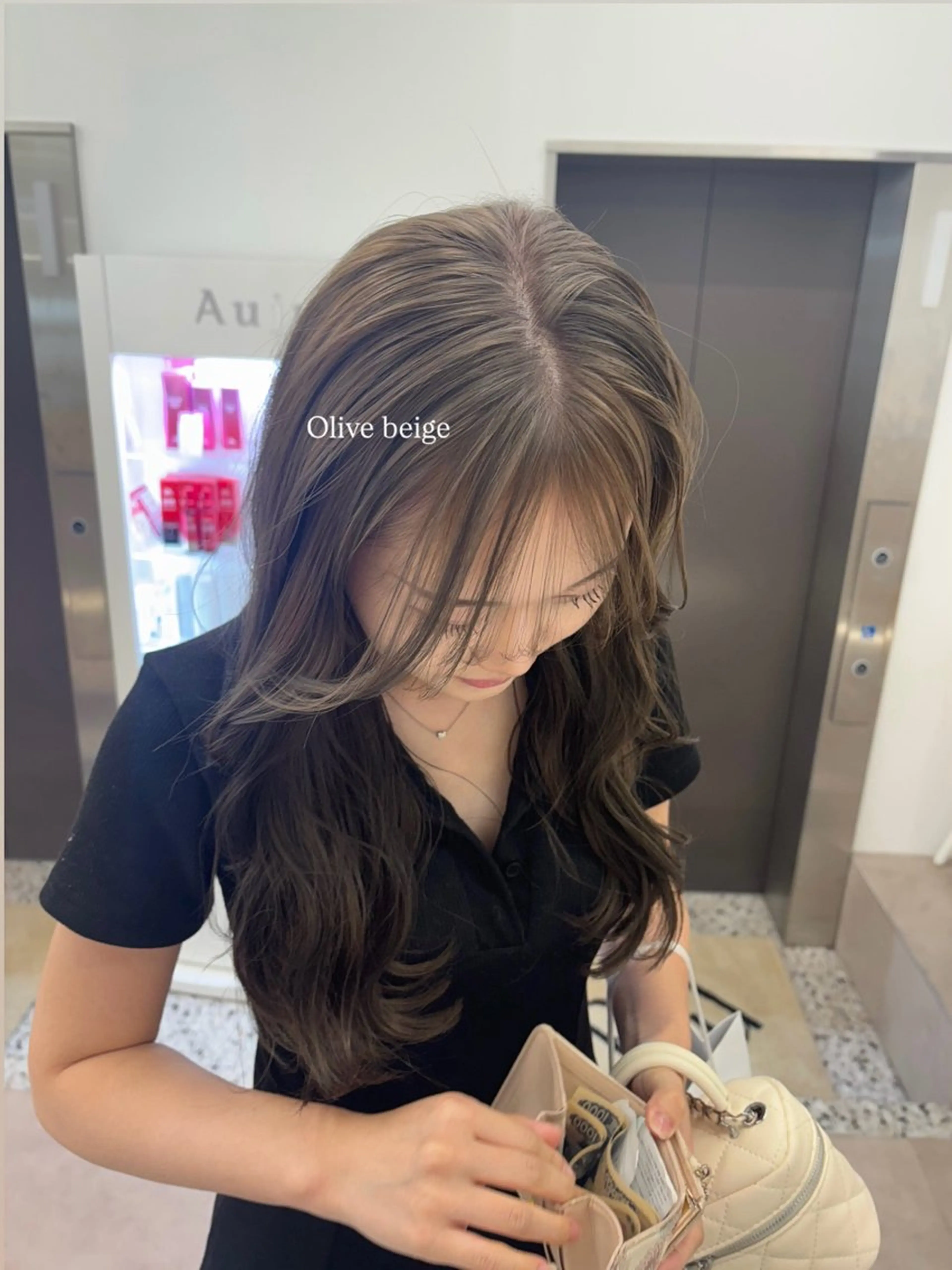 ロング ヘアカラー リン🔔ボブ cut ベージュカラー🤎のヘアスタイル