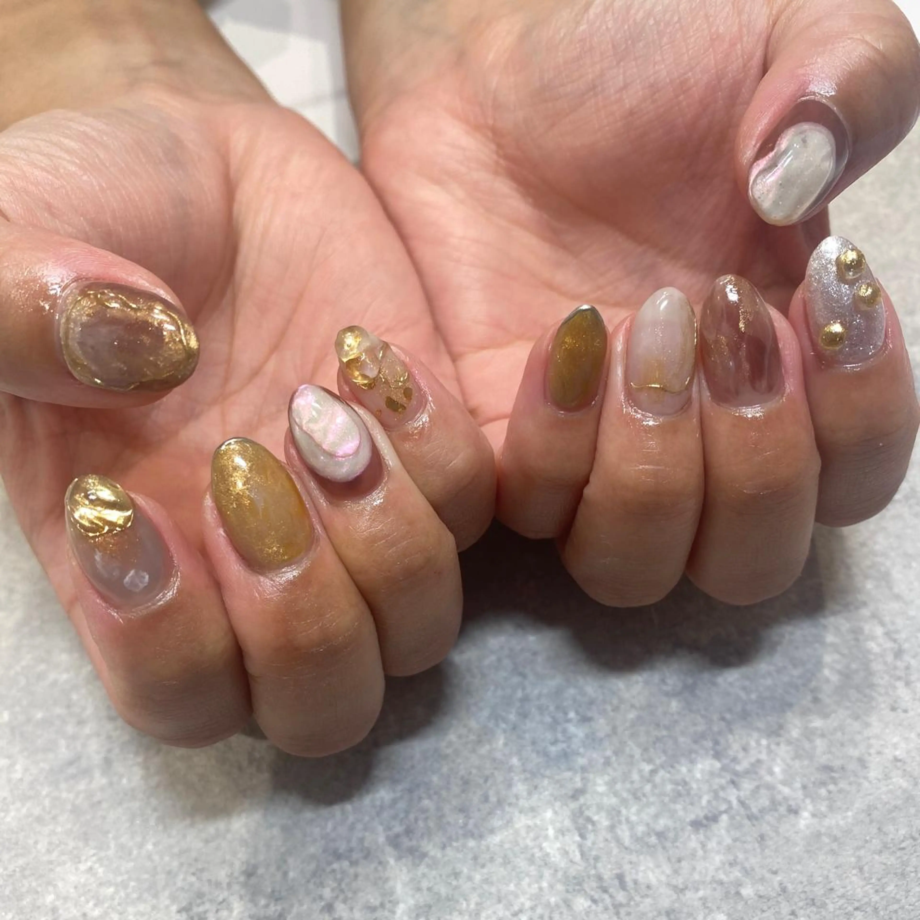 ネイル ハンドネイル NINEnami ニュアンスネイルのネイルデザイン