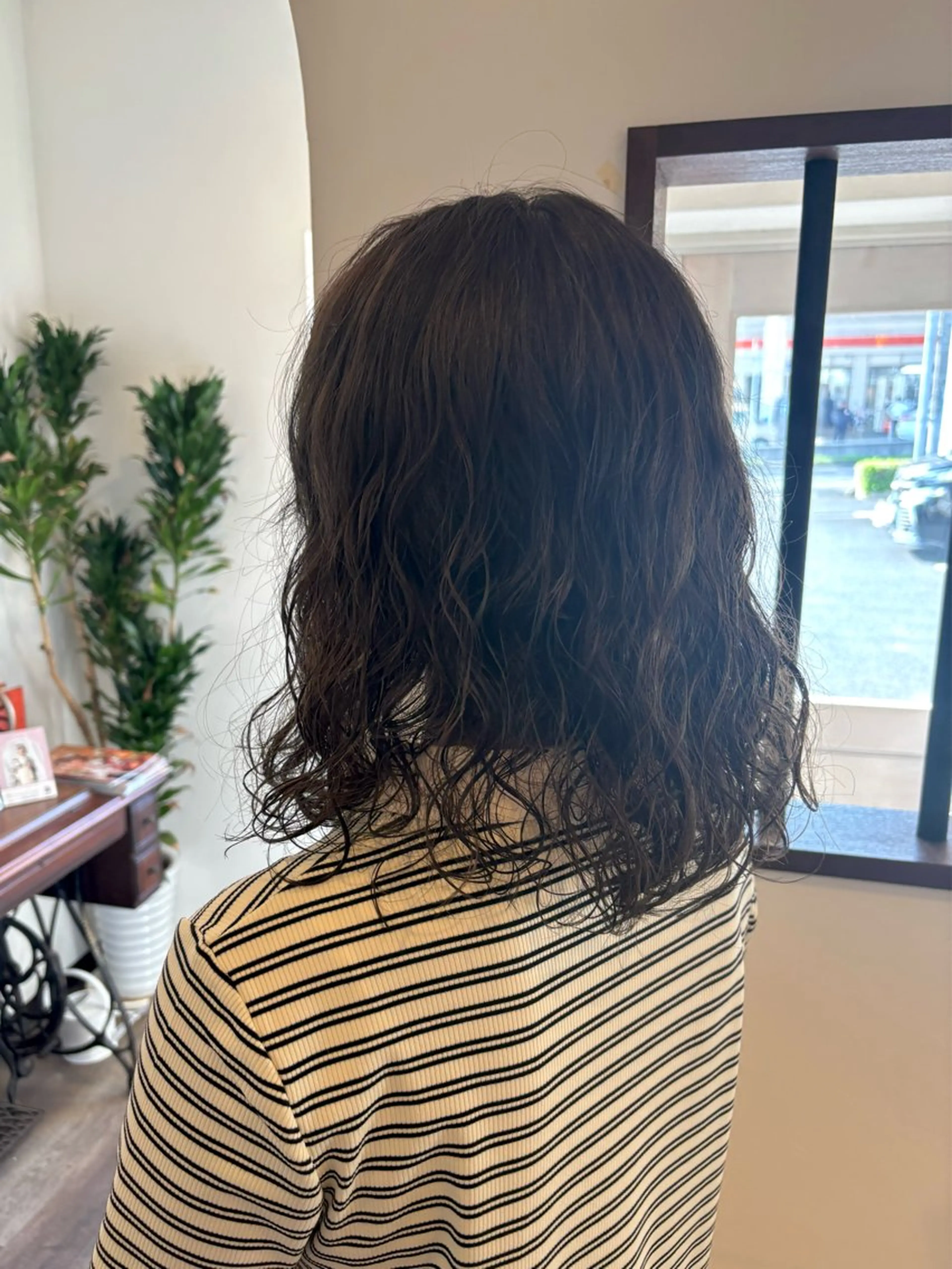 ミディアム ミディアムパーマ カット ヘアカラー 勝田 沙耶のヘアスタイル