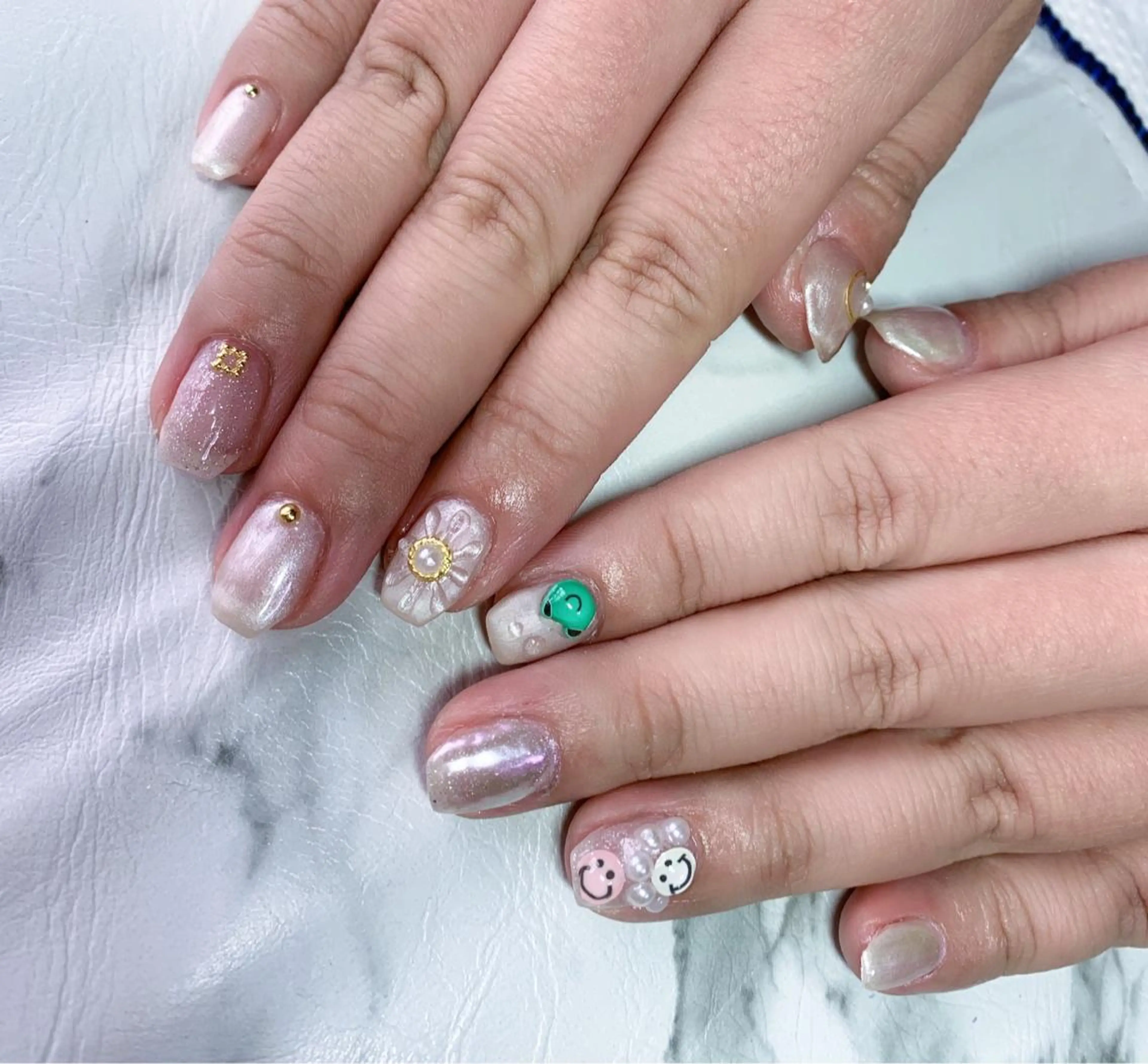 ネイル アニマル柄 アートネイル オーロラネイル ジェルネイル ニュアンスネイル ハンドネイル x.1.0.nail ♡Cのネイルデザイン