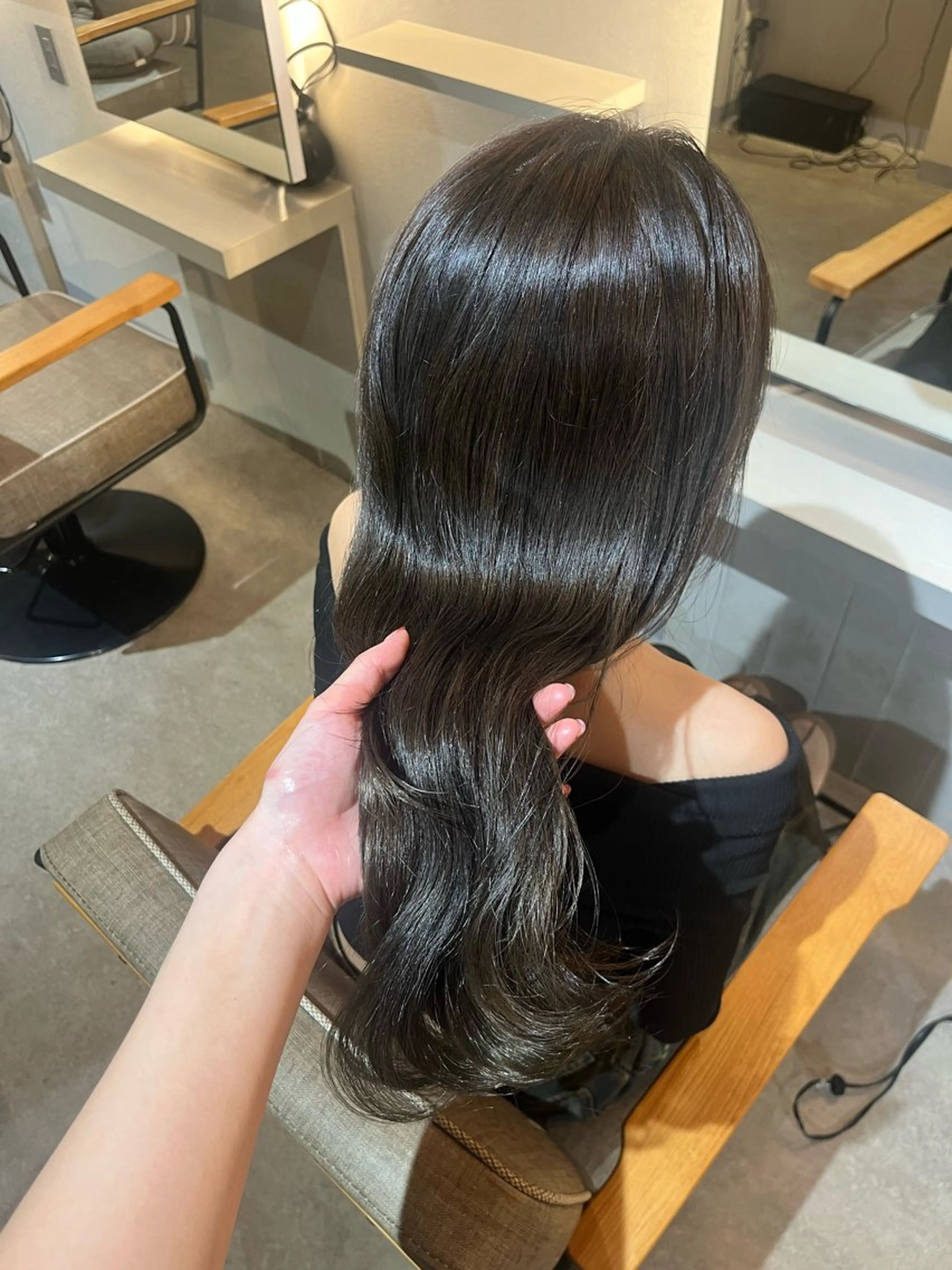 ロング カラー グレージュ ヘアカラー 伊勢崎/透明感カラー an~✴︎のヘアスタイル