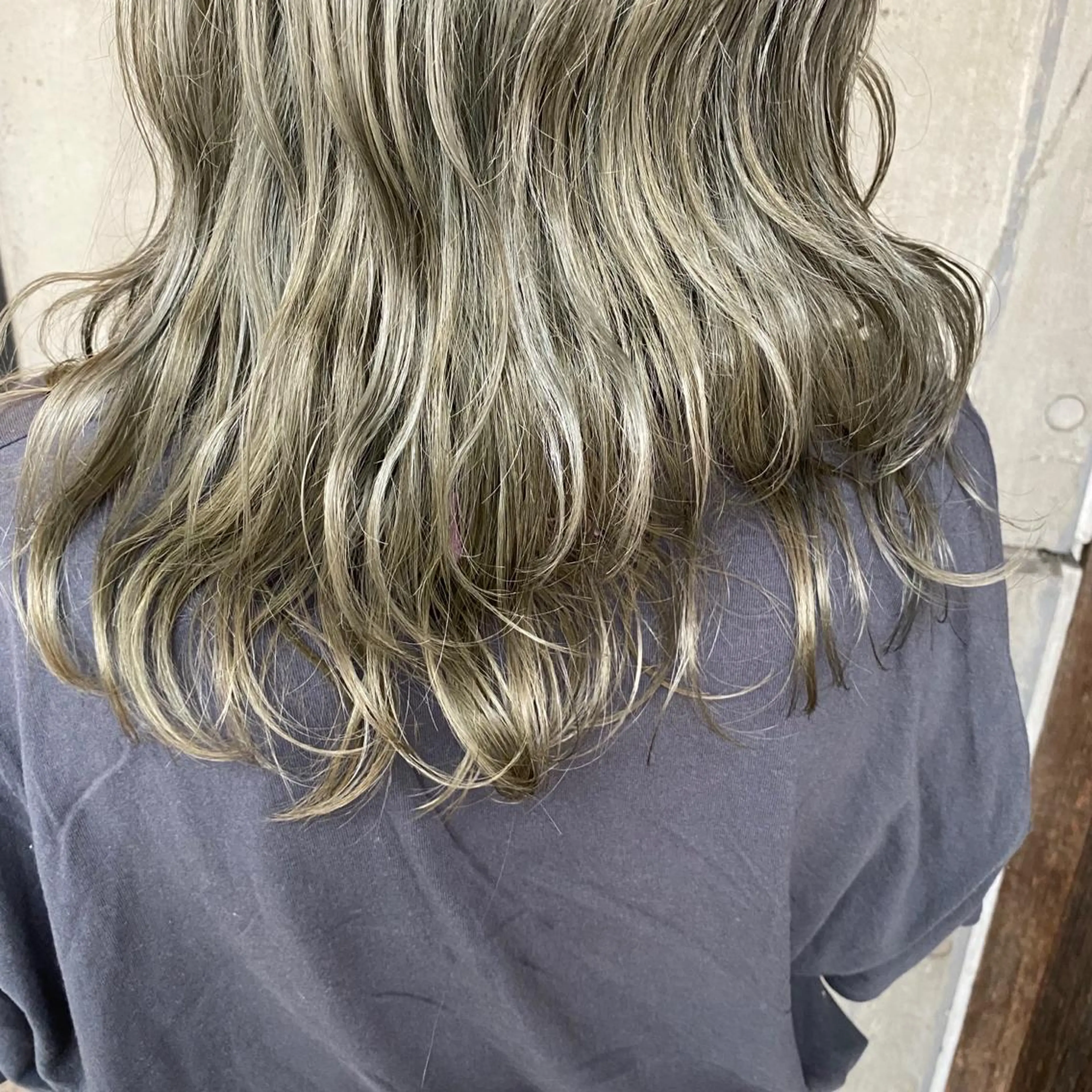 セミロング XENA表参道 MIKUのヘアスタイル