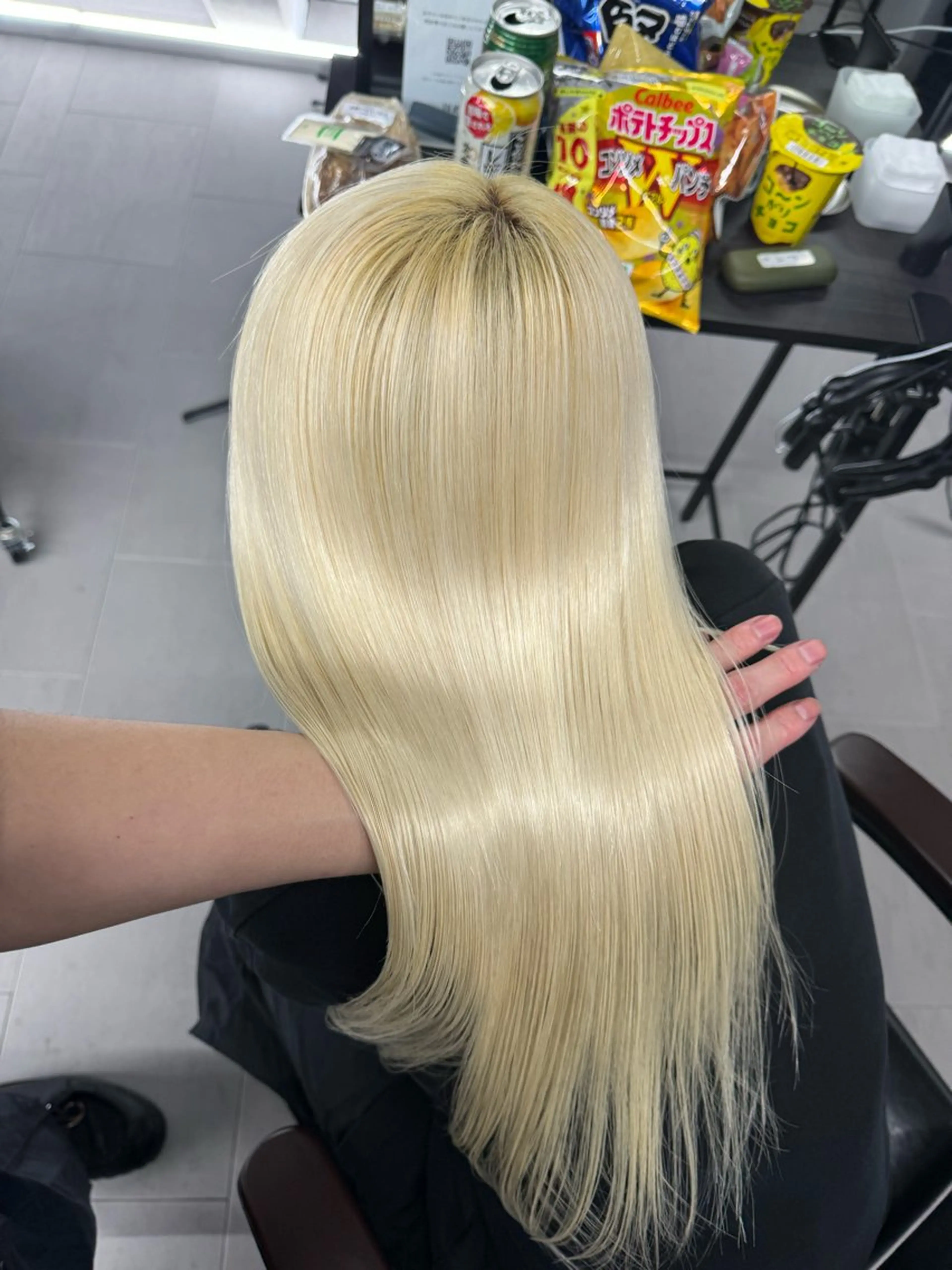 ロング カラー 俊 介のヘアスタイル