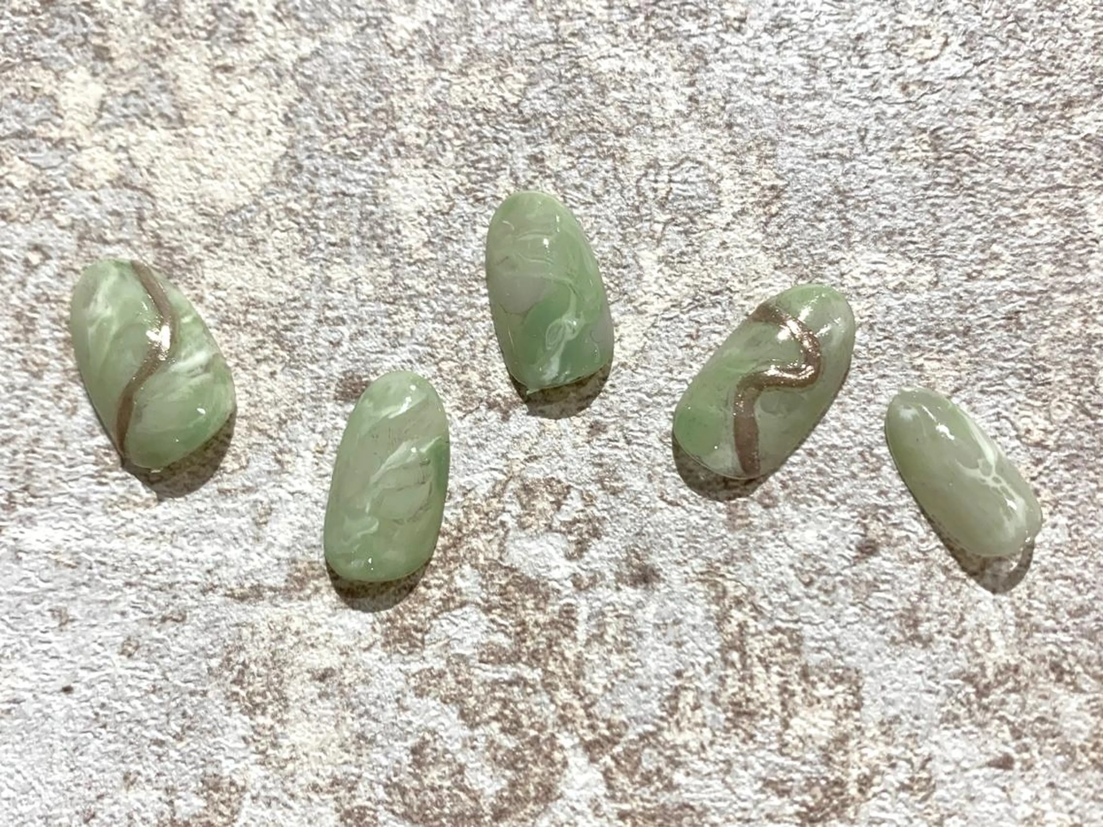 ネイル ミラーネイル ニュアンスネイル esby Loely MIZUKIのネイルデザイン