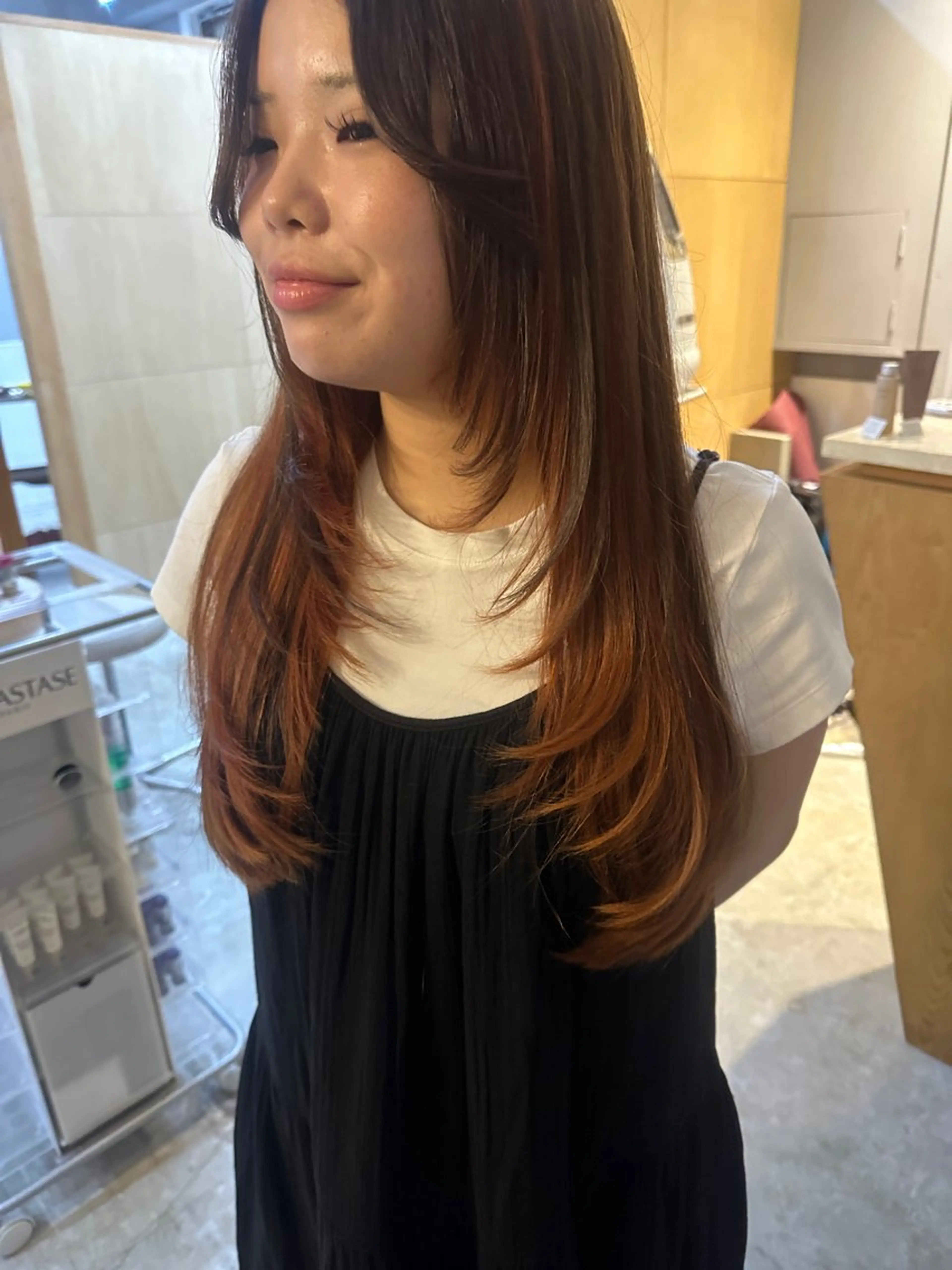 ミディアム カット ヘアカラー トリートメント miloc MOMOKAのヘアスタイル