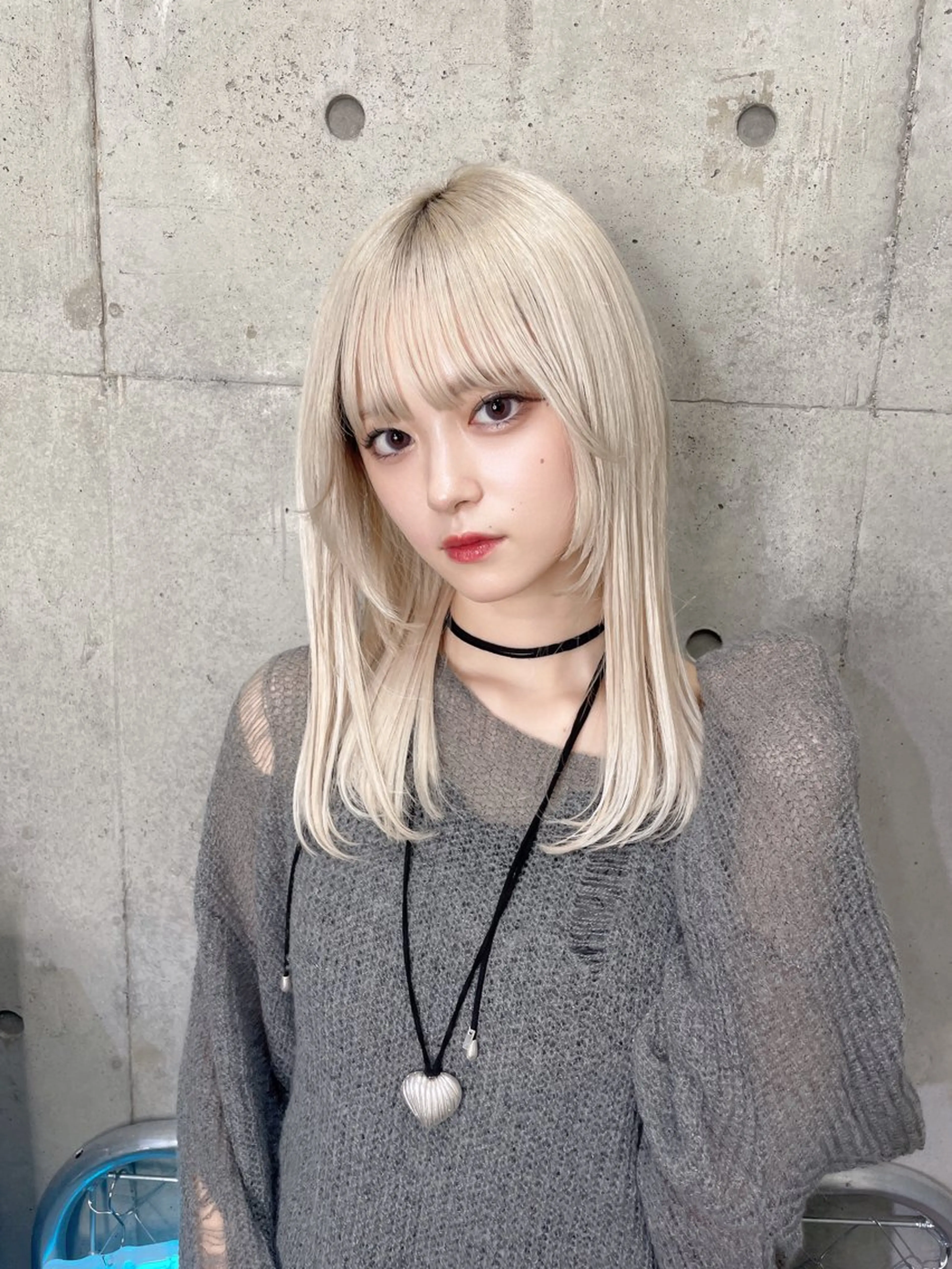 ミディアム ホワイト&レイヤーカ ットエクステ長畠俊輔のヘアスタイル