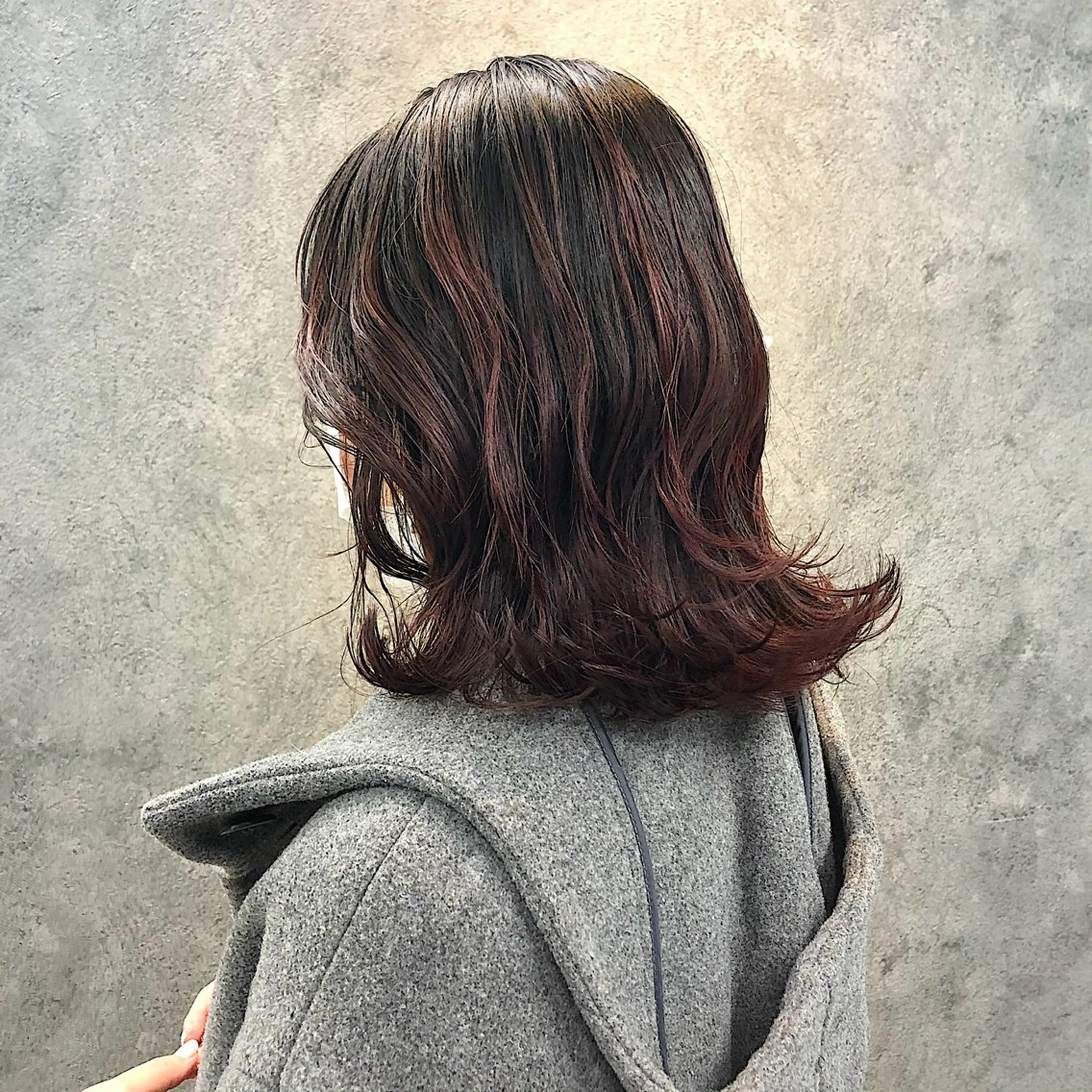 ミディアム レイヤーカット 外ハネヘア カット ヘアカラー トリートメント 所渉/韓国レイヤー /ウルフカットのヘアスタイル