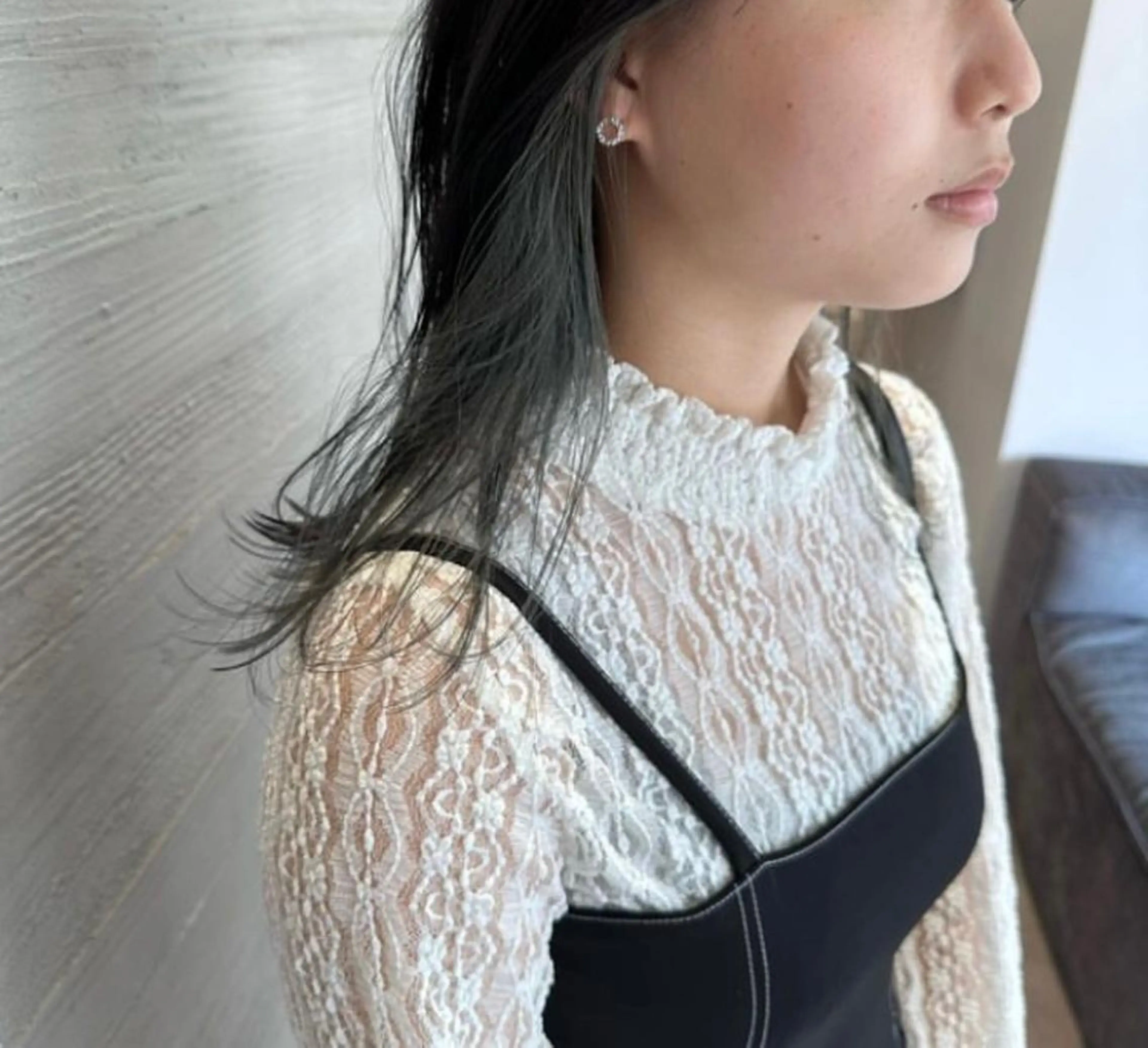 ロング カラー ブリーチ サキ🤍ハイトーン 🩰くびれ巻きヘアのヘアスタイル