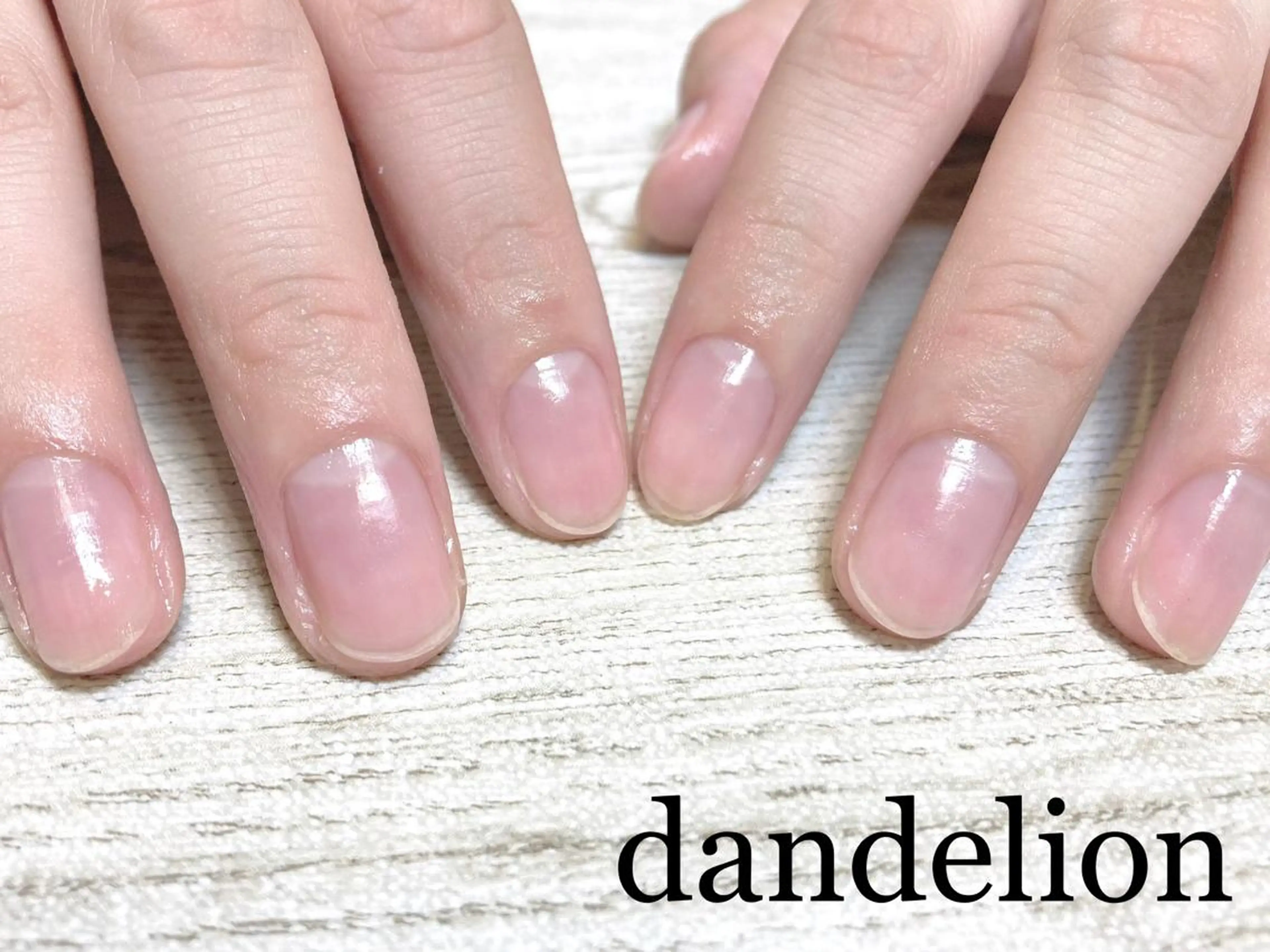 ネイル ハンドケア dandelion ダンデライオンのネイルデザイン