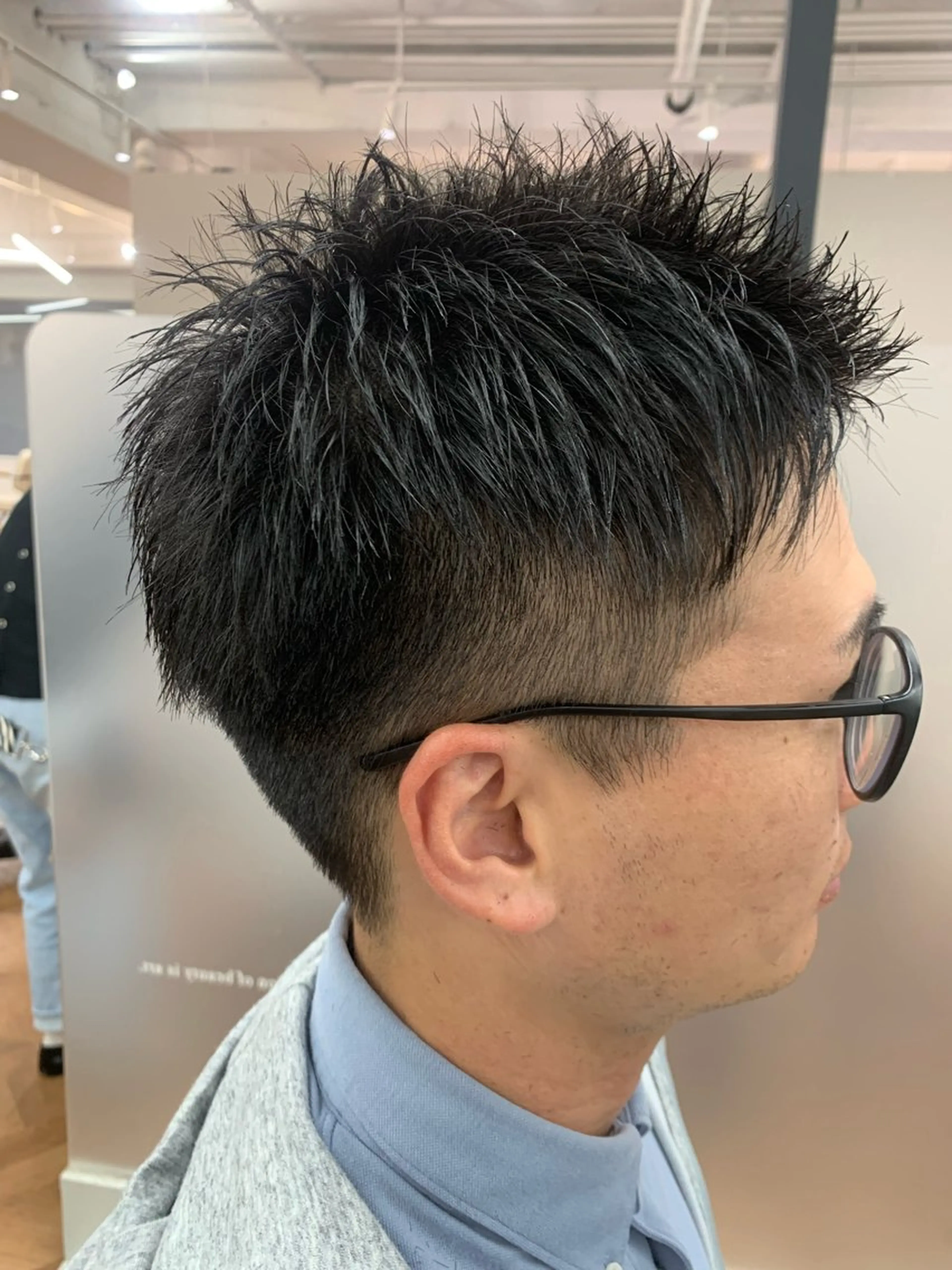 メンズ 刈り上げ 佐々木 有彩のヘアスタイル