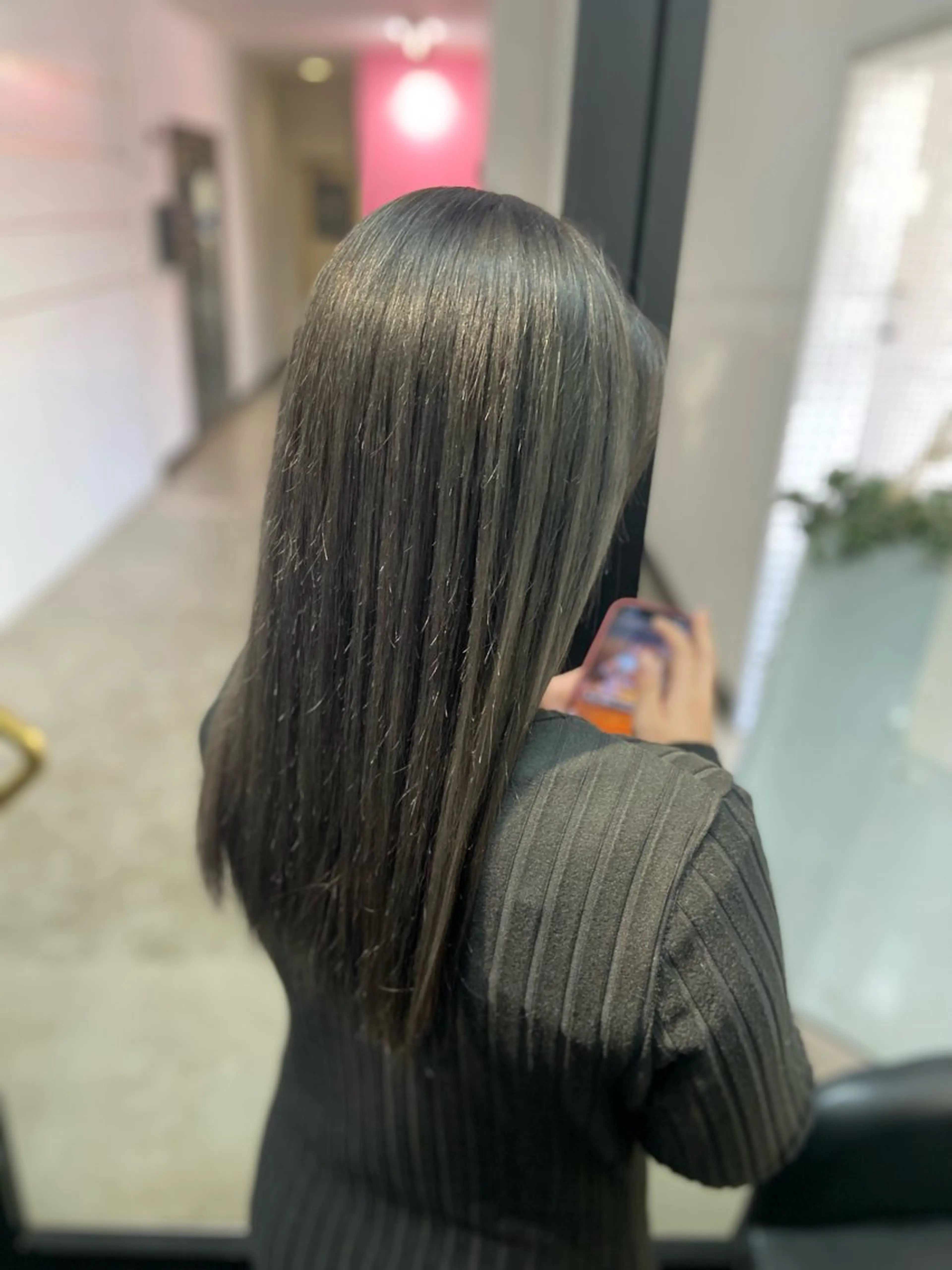 ロング 瀧下 唯のヘアスタイル