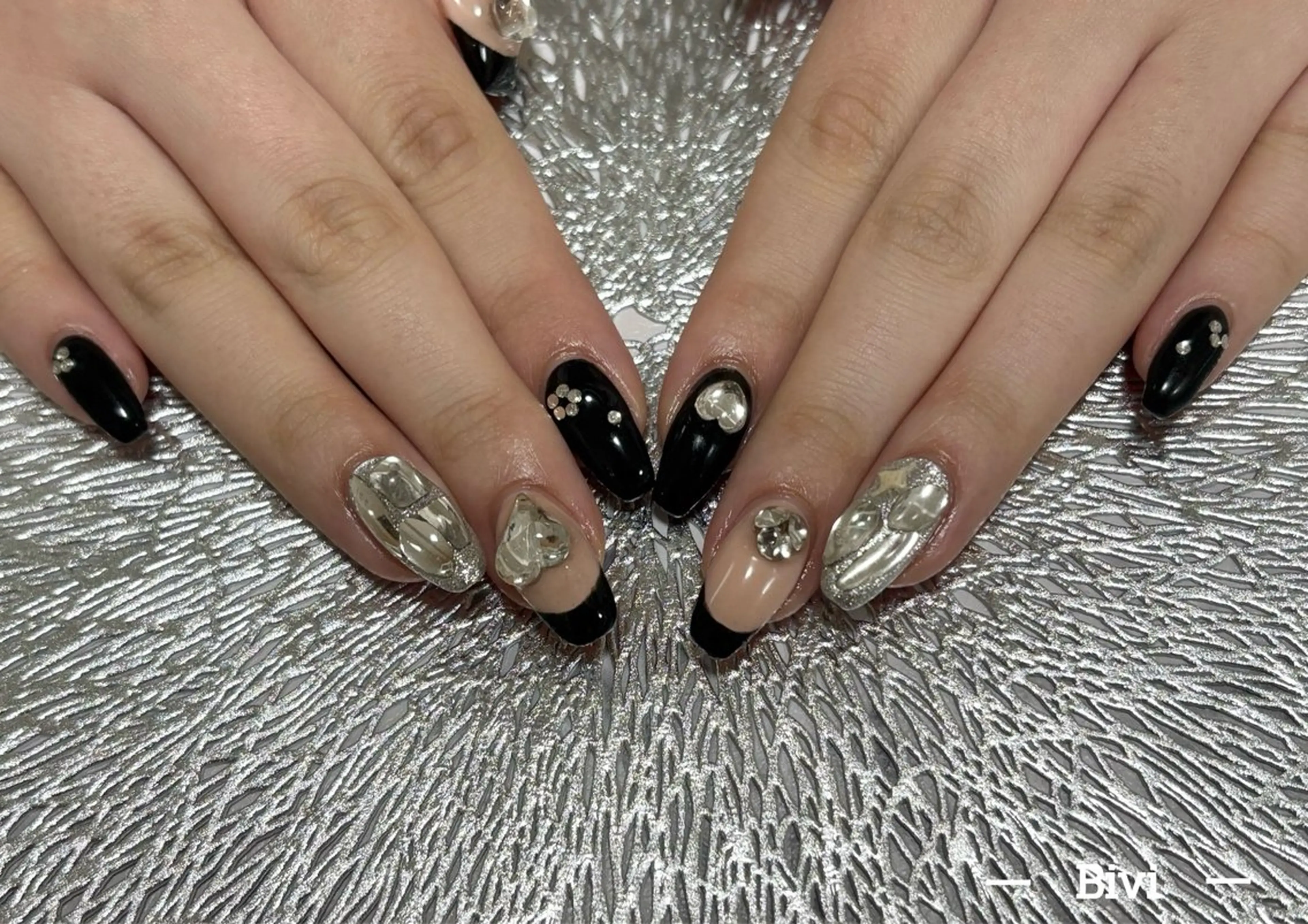 ネイル アートネイル ラメ(グリッター) 持ち込み ピンク シルバー ハンドネイル ハンドケア ♡Bivi♡自爪に 優しいネイルサロンのネイルデザイン