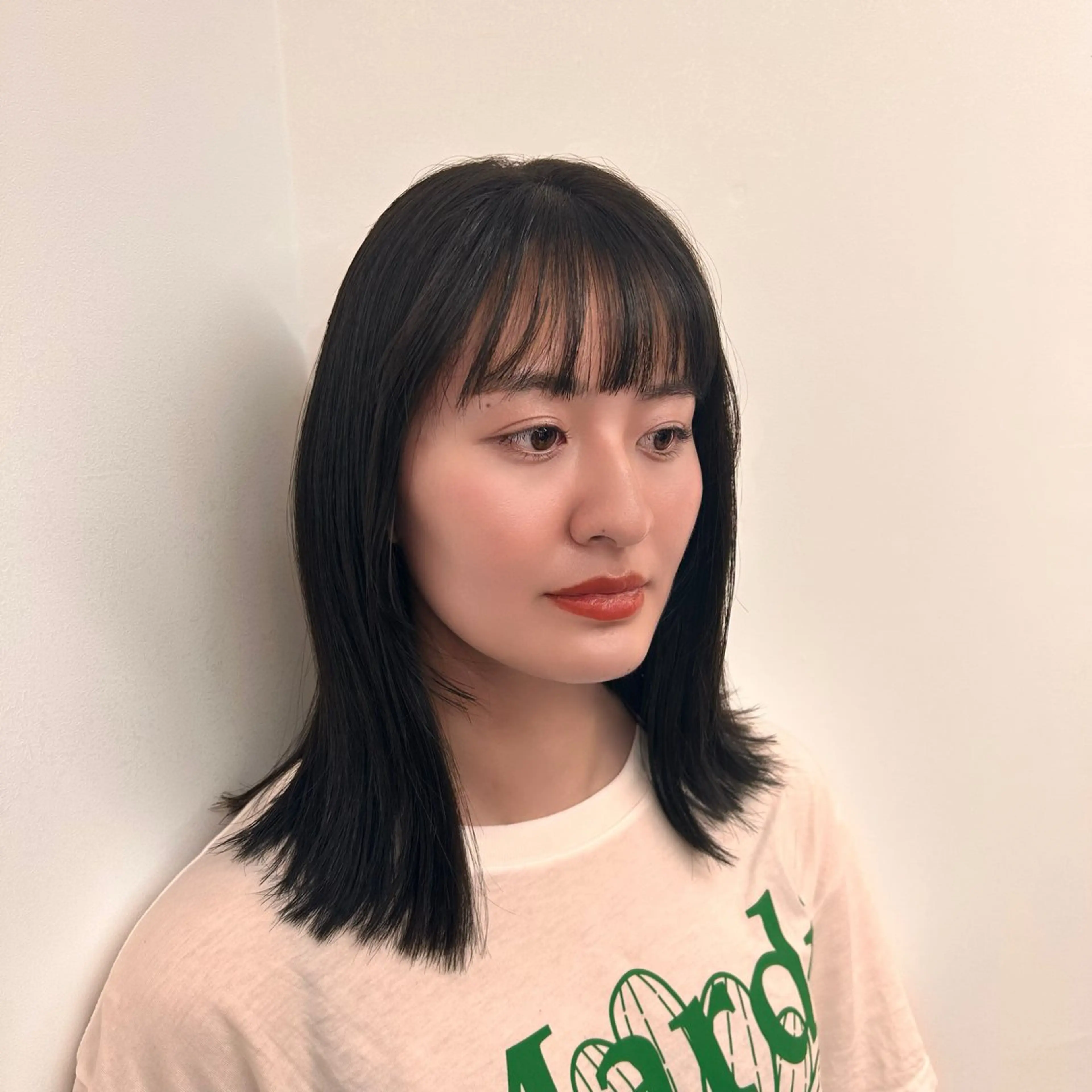 ミディアム カラー グレージュ オリーブグレージュ オリーブグレー カット ヘアカラー ルネ北千住店 Rinoのヘアスタイル