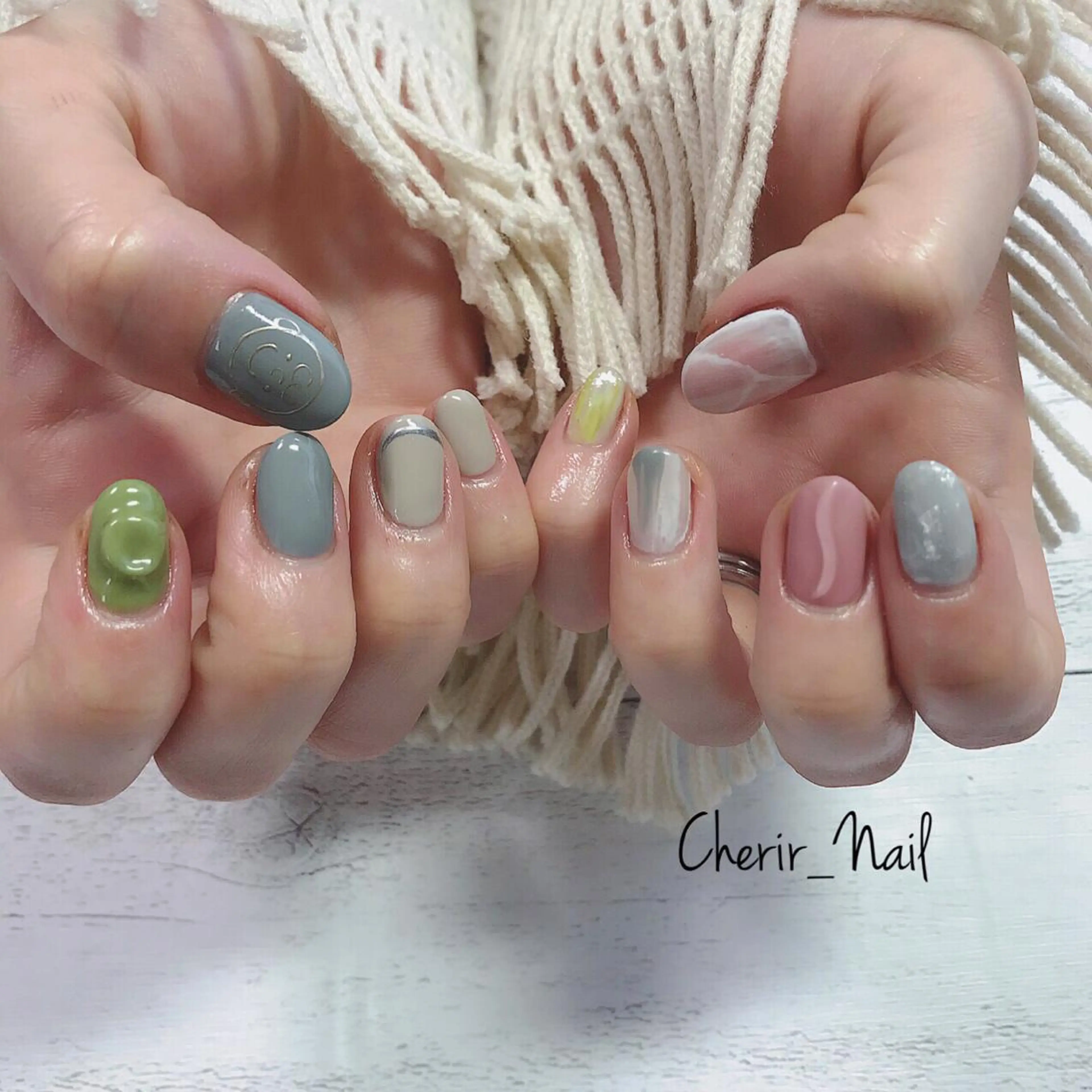 ネイル アートネイル ブラウン マットネイル ニュアンスネイル ワンカラーネイル ハンドネイル Cherirnail kaoriのネイルデザイン