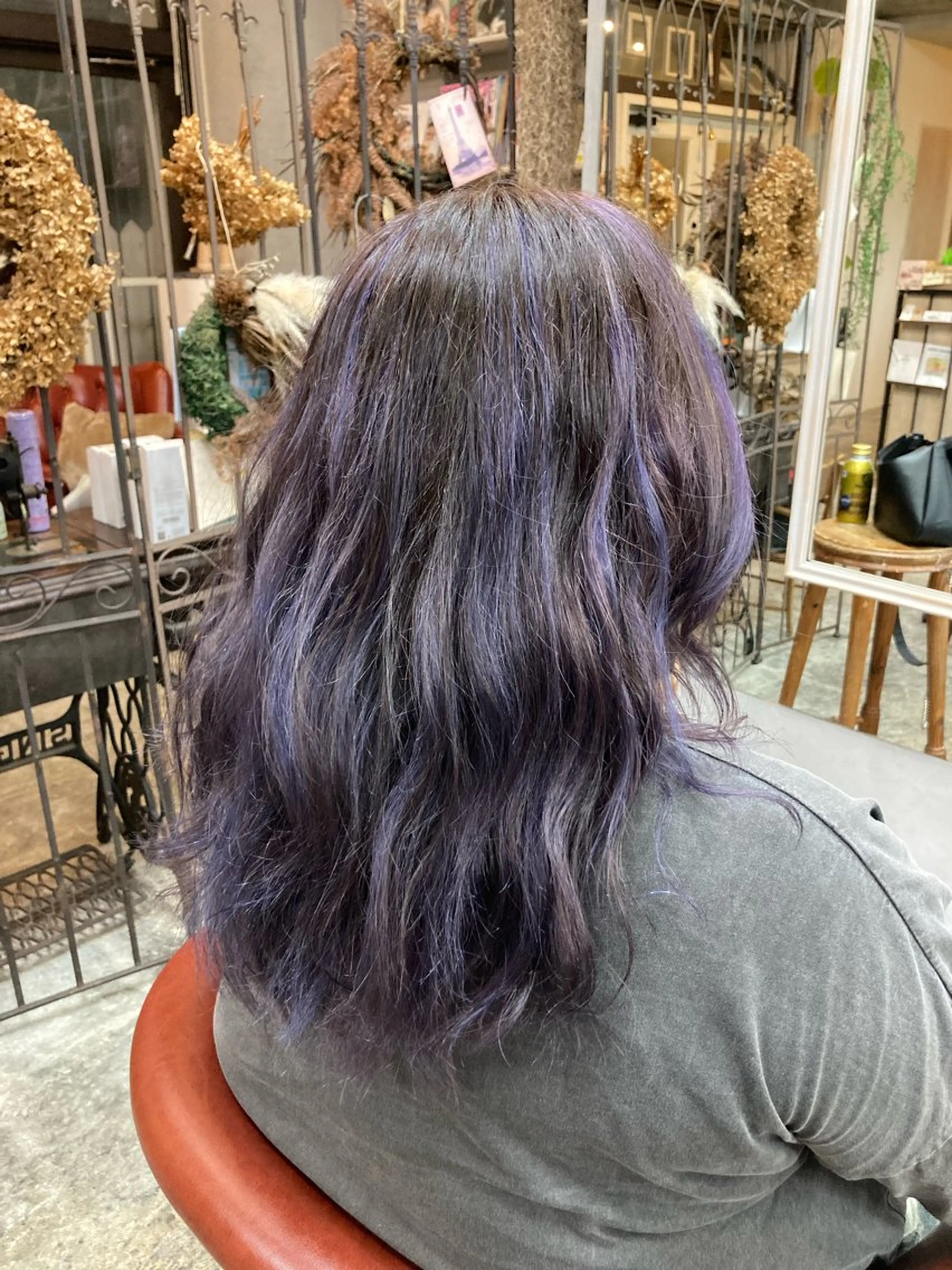 ロング カラー バレイヤージュ パープルカラー レイヤーカット ヘアカラー 新田龍之輔 →メンズ／派手髪のヘアスタイル