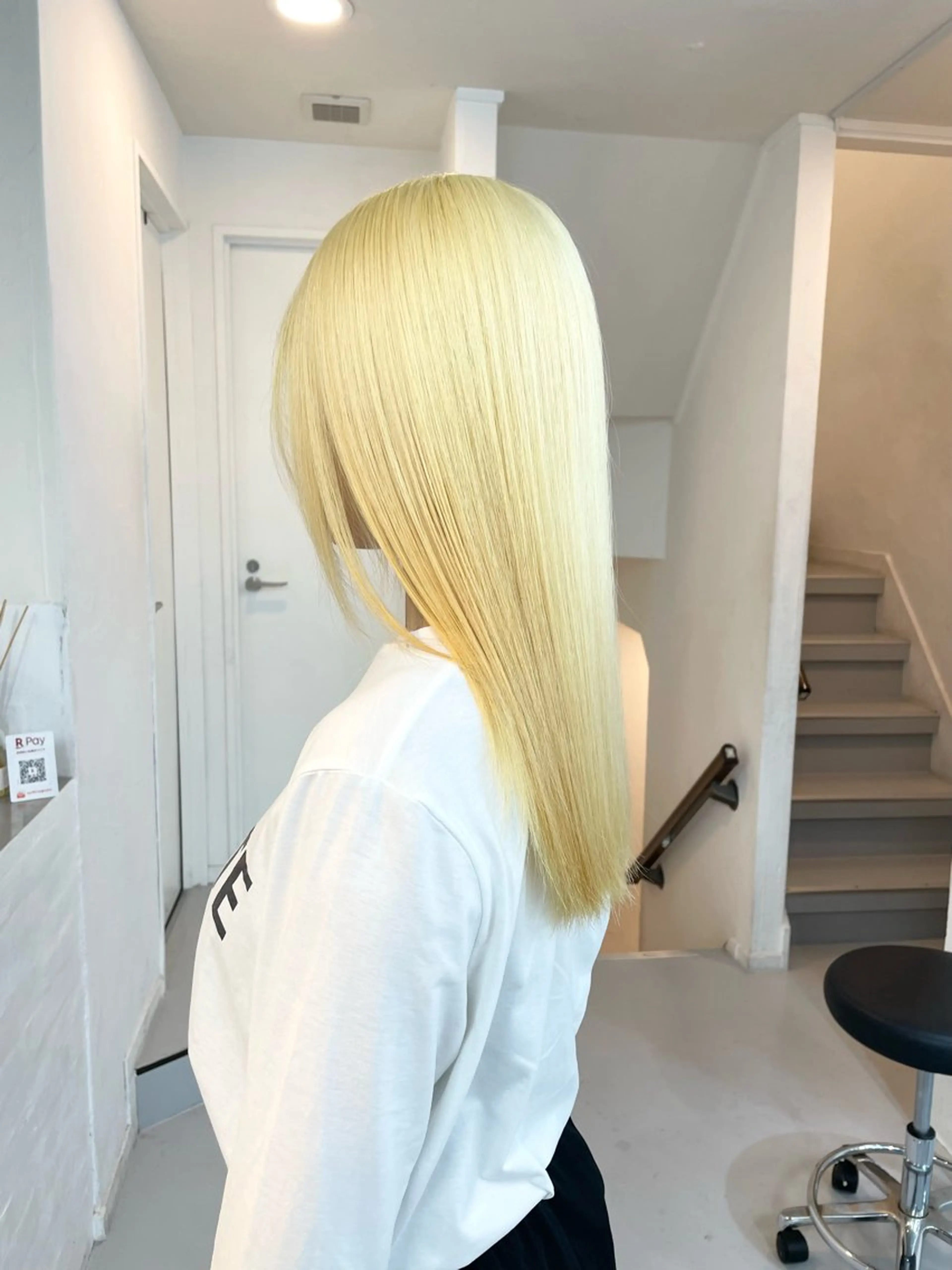 セミロング カラー ブロンド ホワイトブロンド ブロンド・ハイトーン ／遠藤将太のヘアスタイル