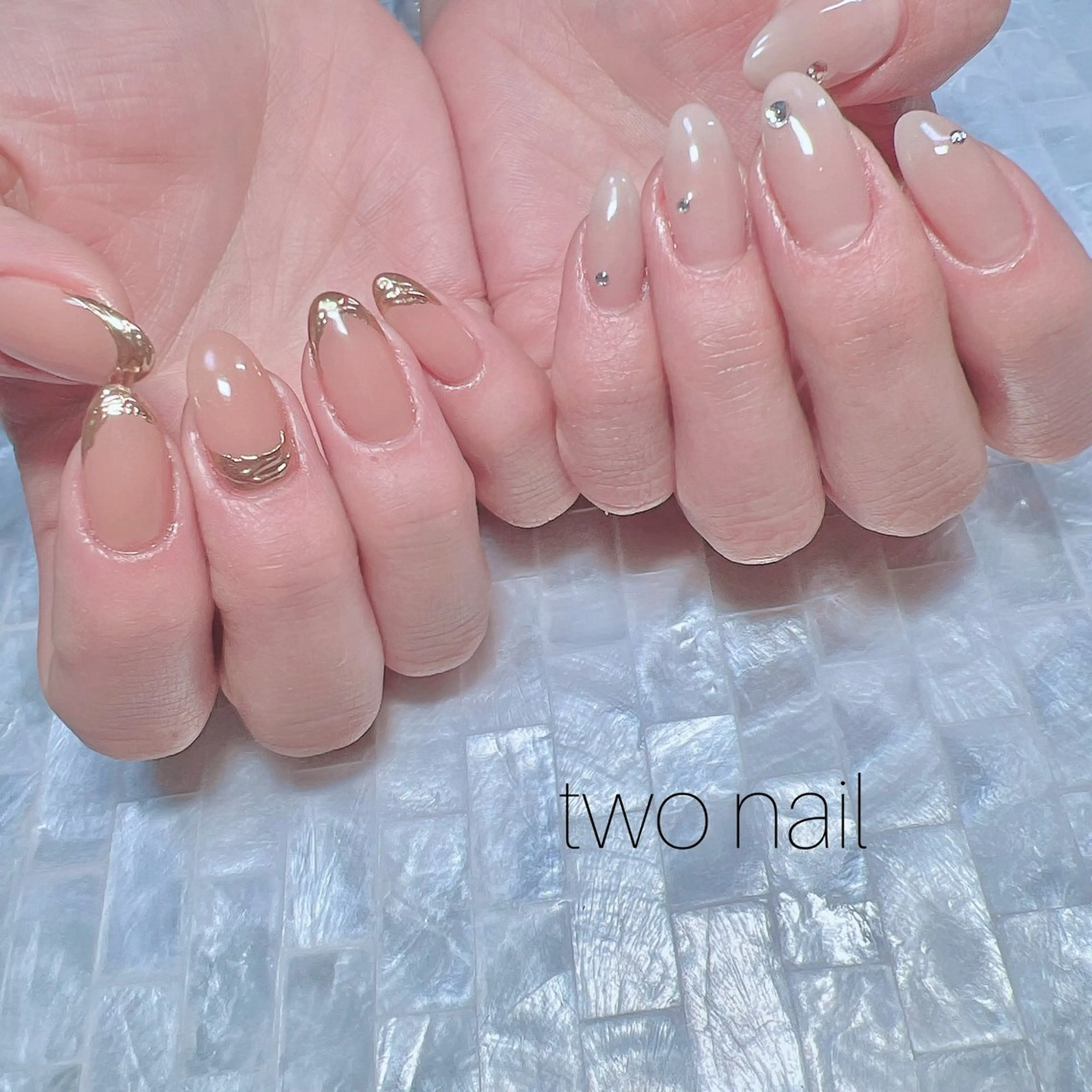 ネイル ブラウン ネイルチップ ホワイト ハンドネイル two nailのネイルデザイン