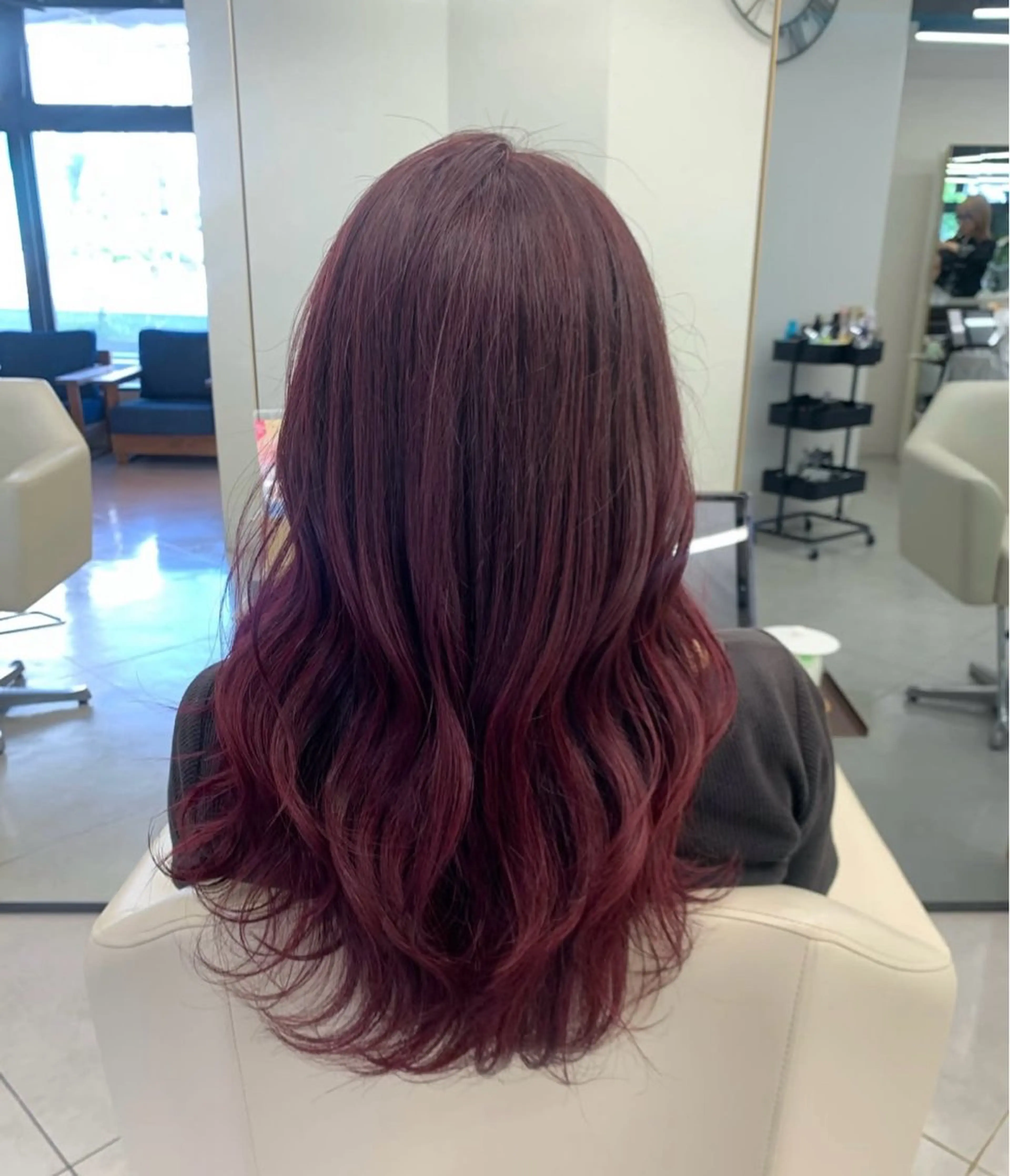 カラー 淺井 子寿々のヘアスタイル